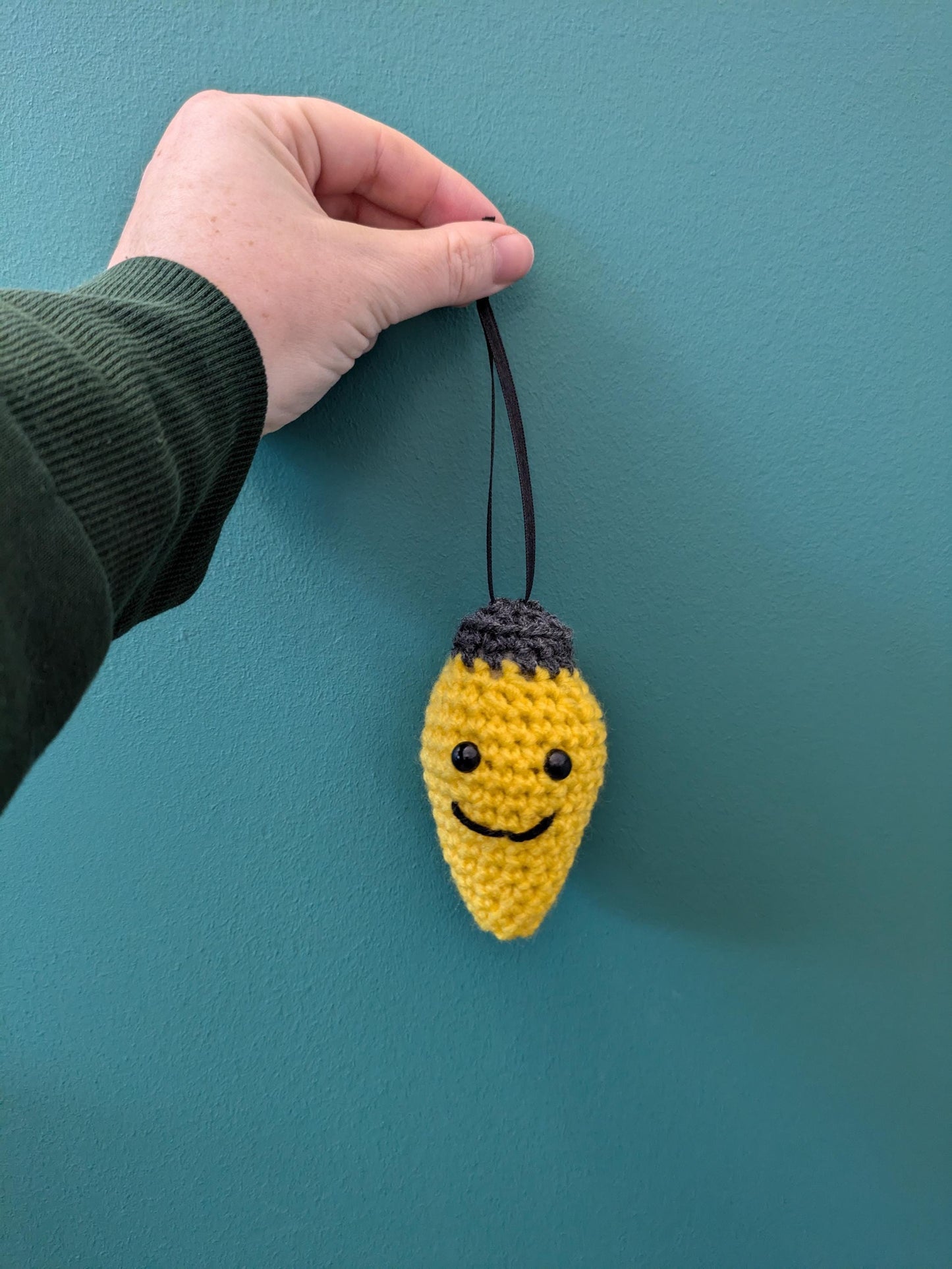 Crochet Christmas Lights, Christmas Tree Bauble with Smiley Face, Amigirumi Decoration, Kawaii, Yellow Fake Light Bulb, Friendly Fairy Light