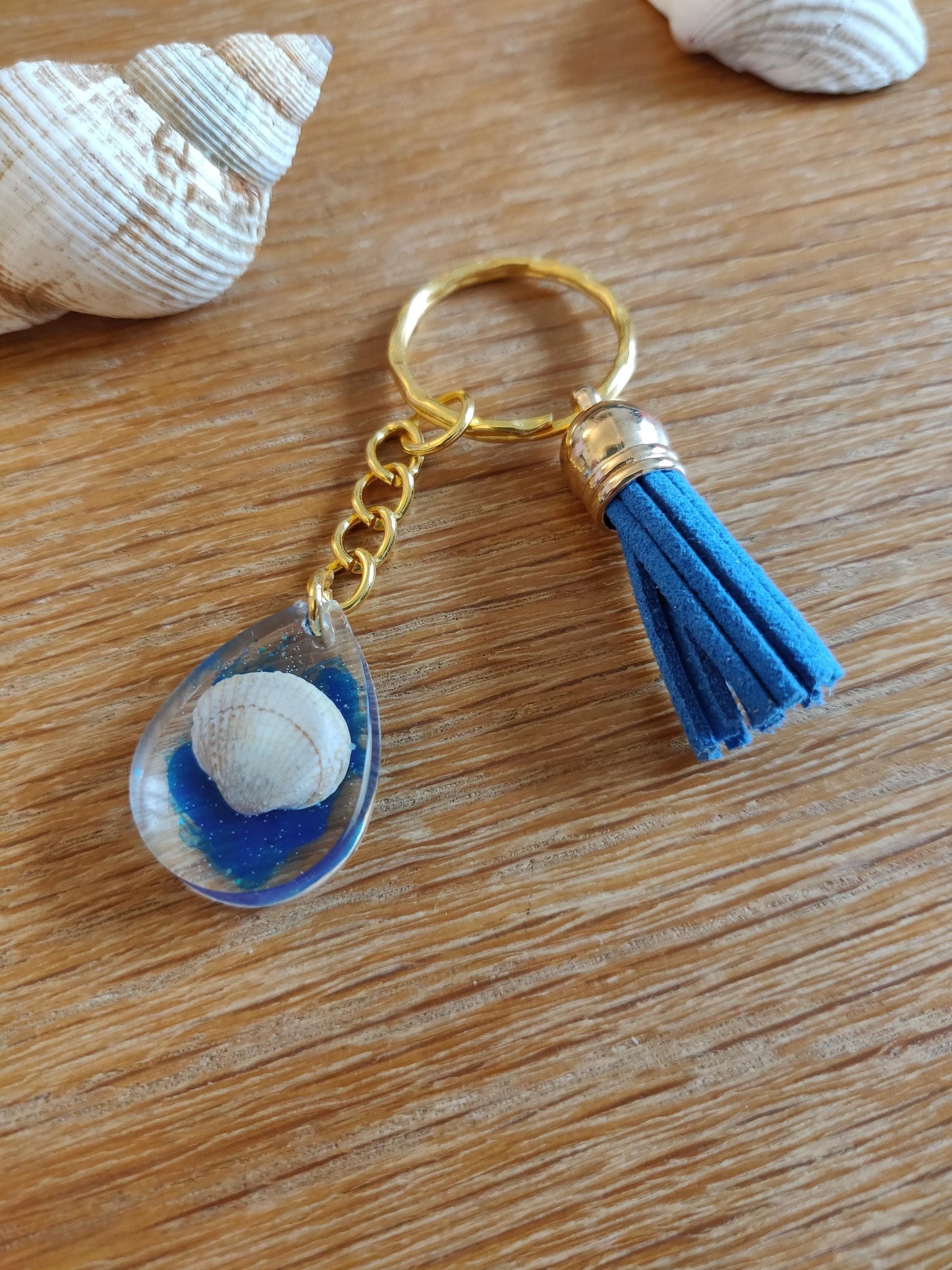 Goldfish Bowl Keychain, Fishing Gift for Men, Koy Carp Lover, Swimming Fish Keyring, Keyring with Tassel, Fun, Unique Bag Charm, Pet Fish