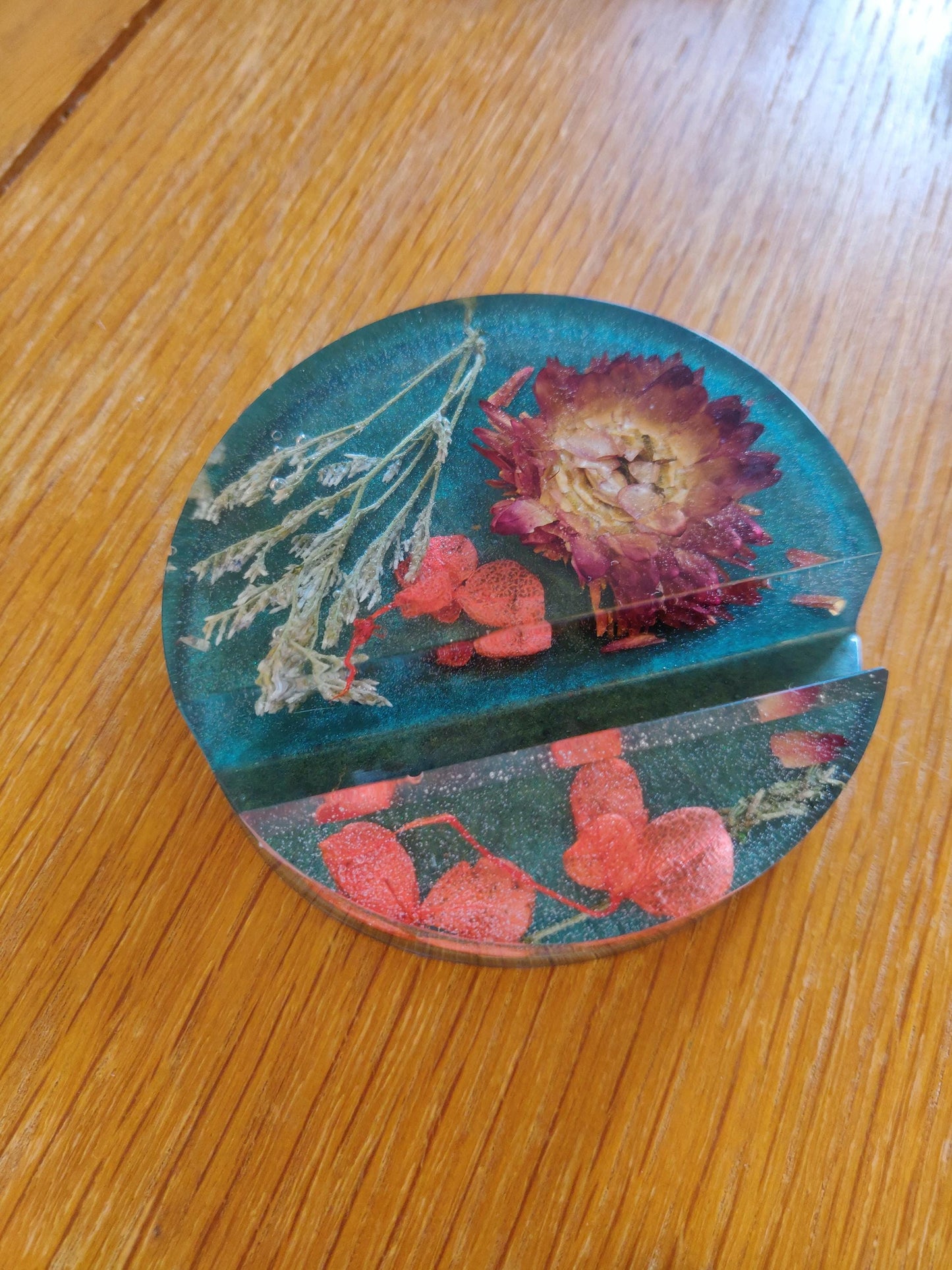 Resin Phone Stand, Emerald Green Floral Stand, Desk Decor, Flower Phone Holder, Dried Flower Display, Tablet Stand, New Home, New Job Gift