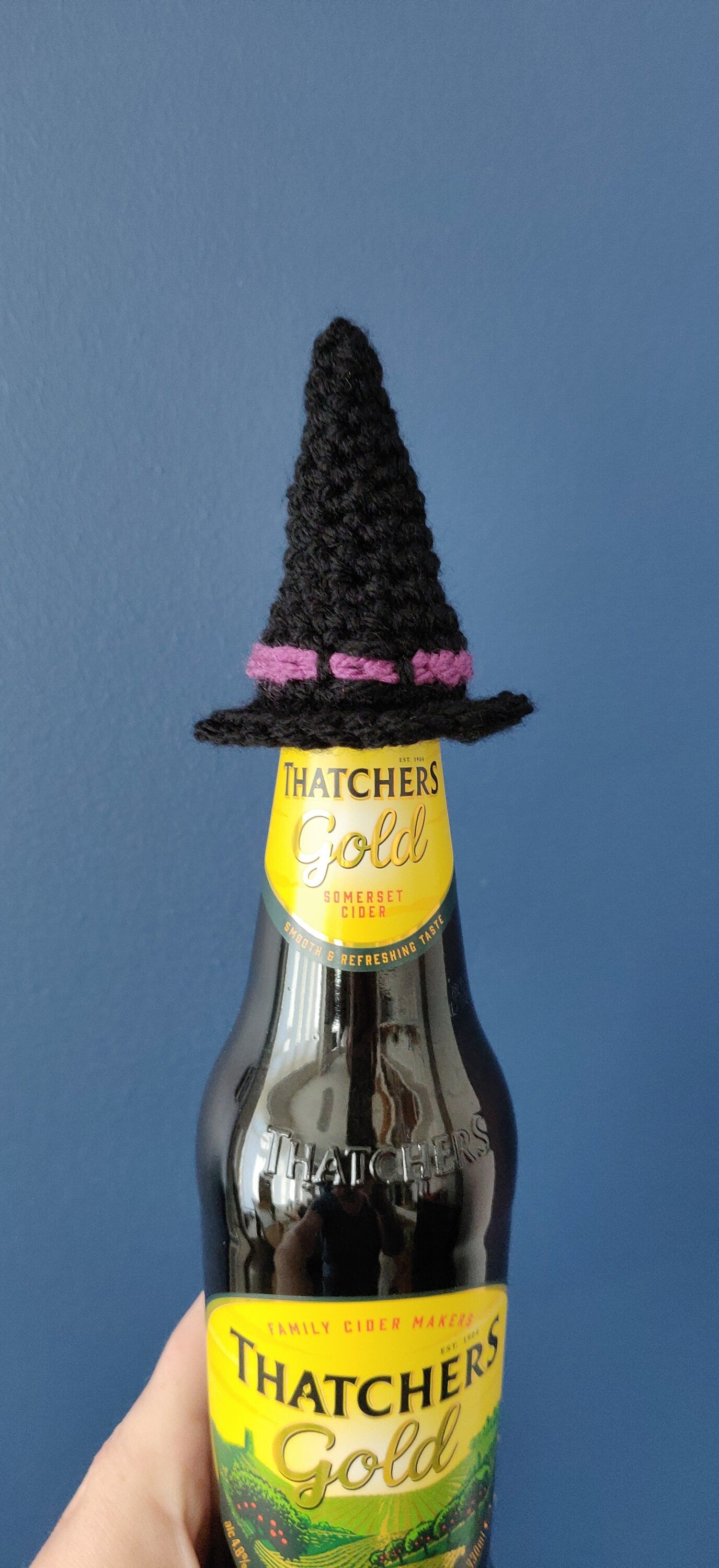 Mini Witch Hat Bottle Topper: Gothic Halloween Decor