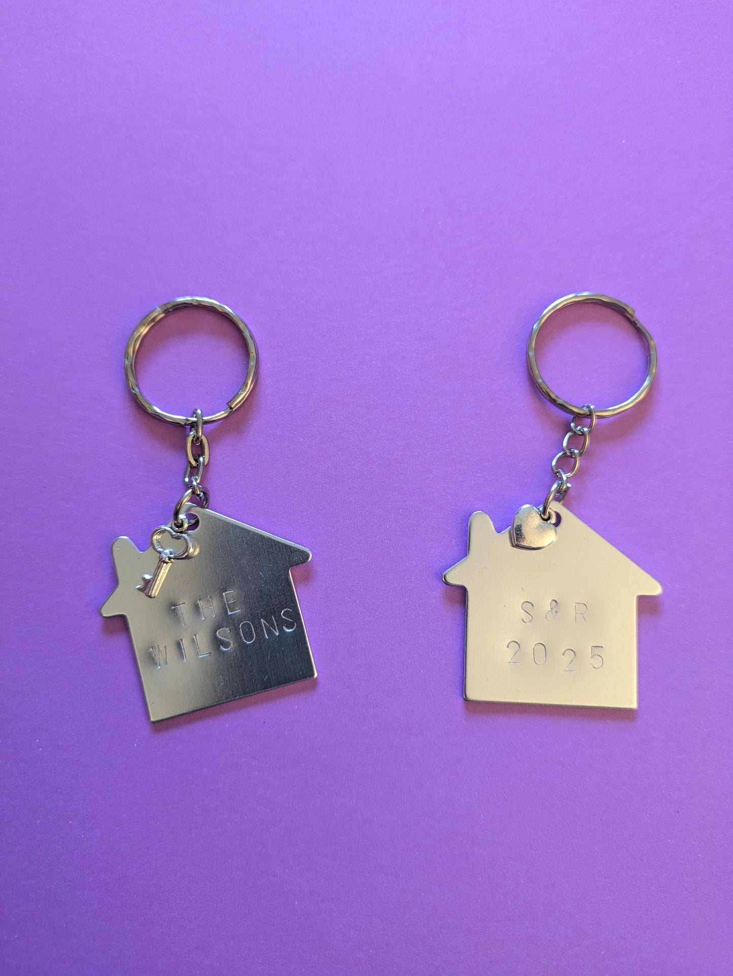 Personalized House Keychain, New Home Gift, Custom Family Name Keyring, Housewarming, First Home Keychain, Home Sweet Home, Moving Date