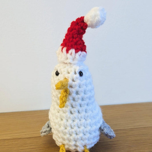 Crochet Seagull Shelf Sitter: Beach Decor with Santa Hat