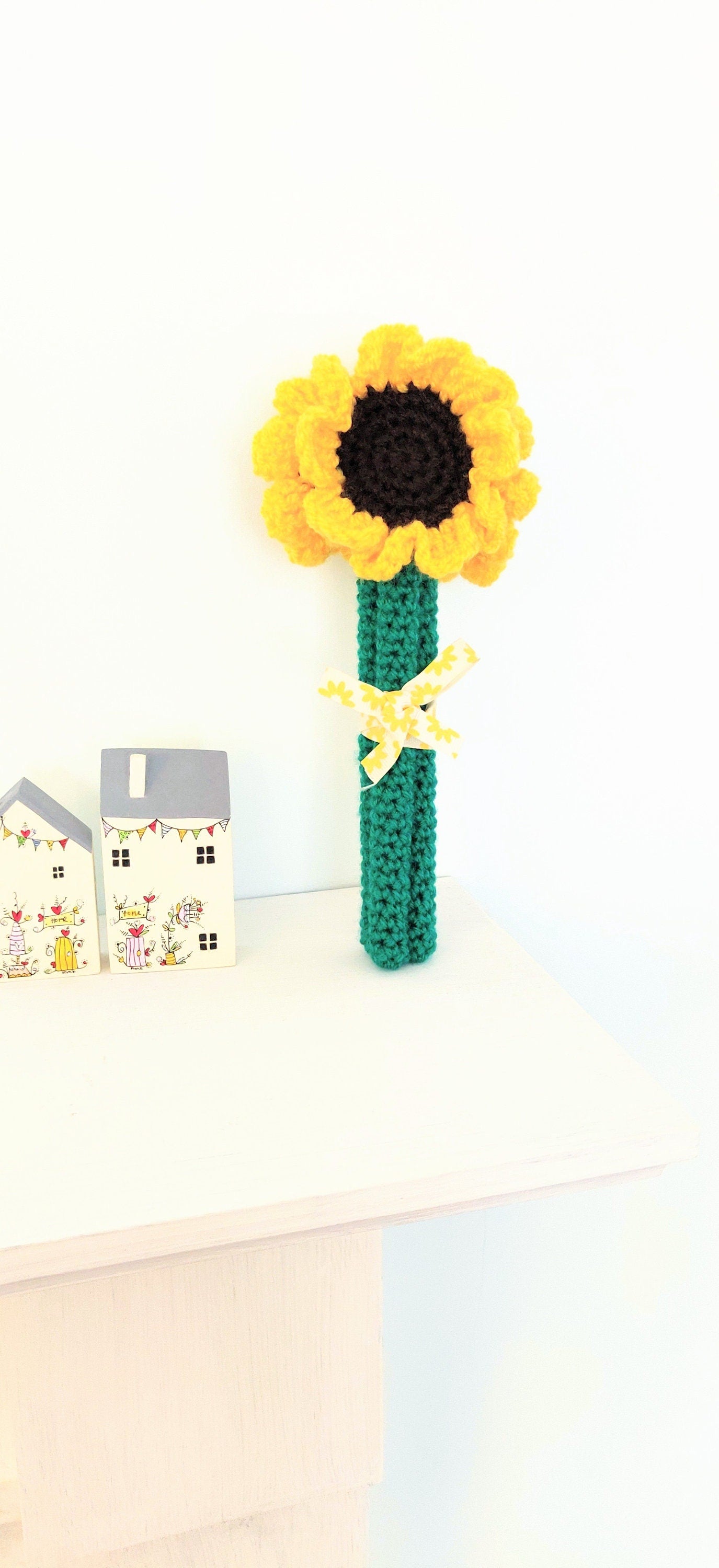 Happy mother's Day Daffodil Gift, Three Crochet Daffodils, Fake Daffodils, Artificial Flower Gift, Daffodil Gift for Mum, Happy Mothers Day