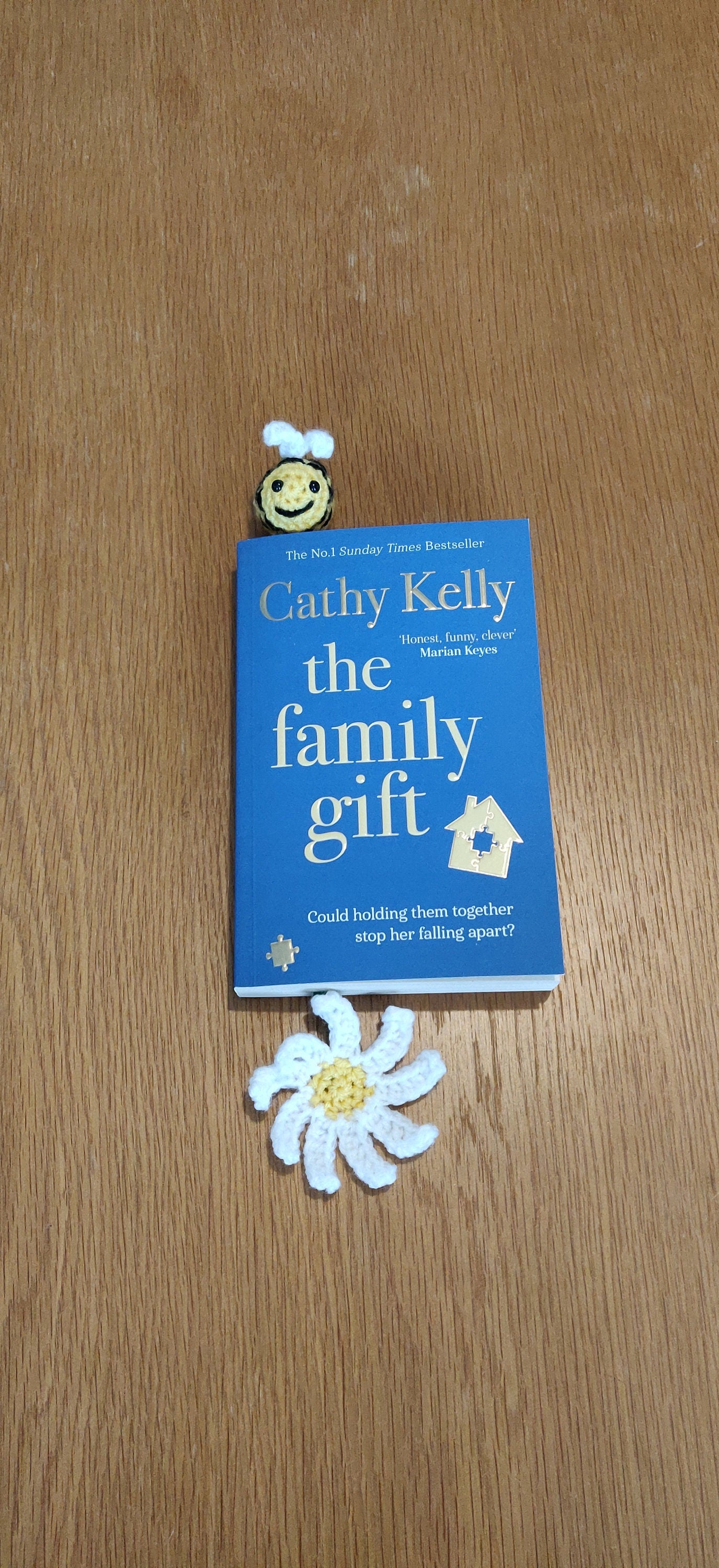 Crochet Bee and Daisy Bookmark: Book Lover Gift