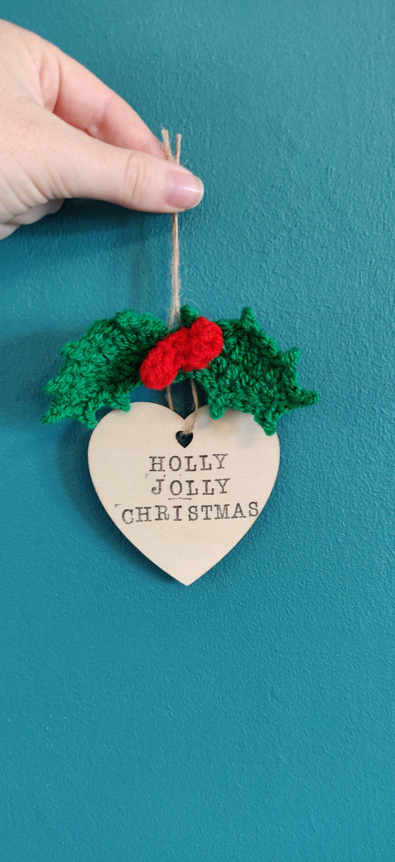 Crocheted Mistletoe Kisses Sign: Personalized Christmas Ornament