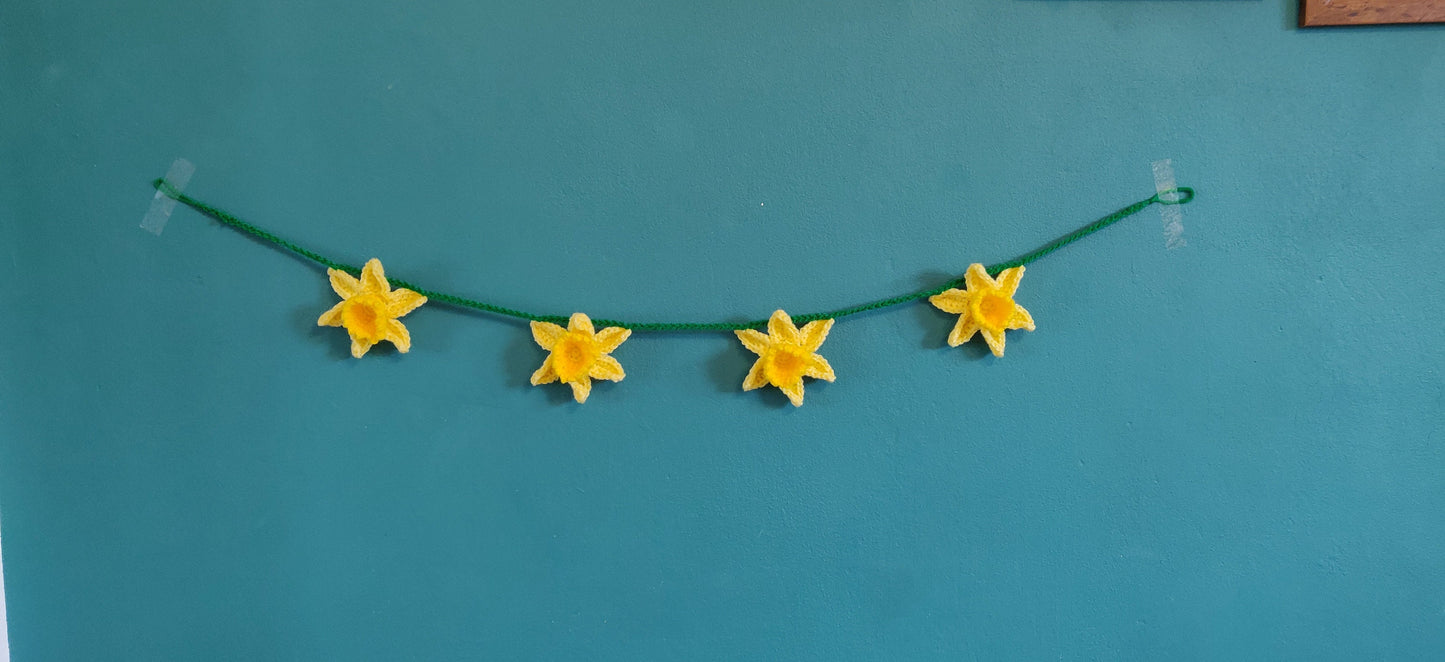 Crochet Yellow Daffodil Garland, Flower Bunting, Spring Bunting, Yellow Flower Garland, Daffodil Gift, Artificial Daffodil Wreath
