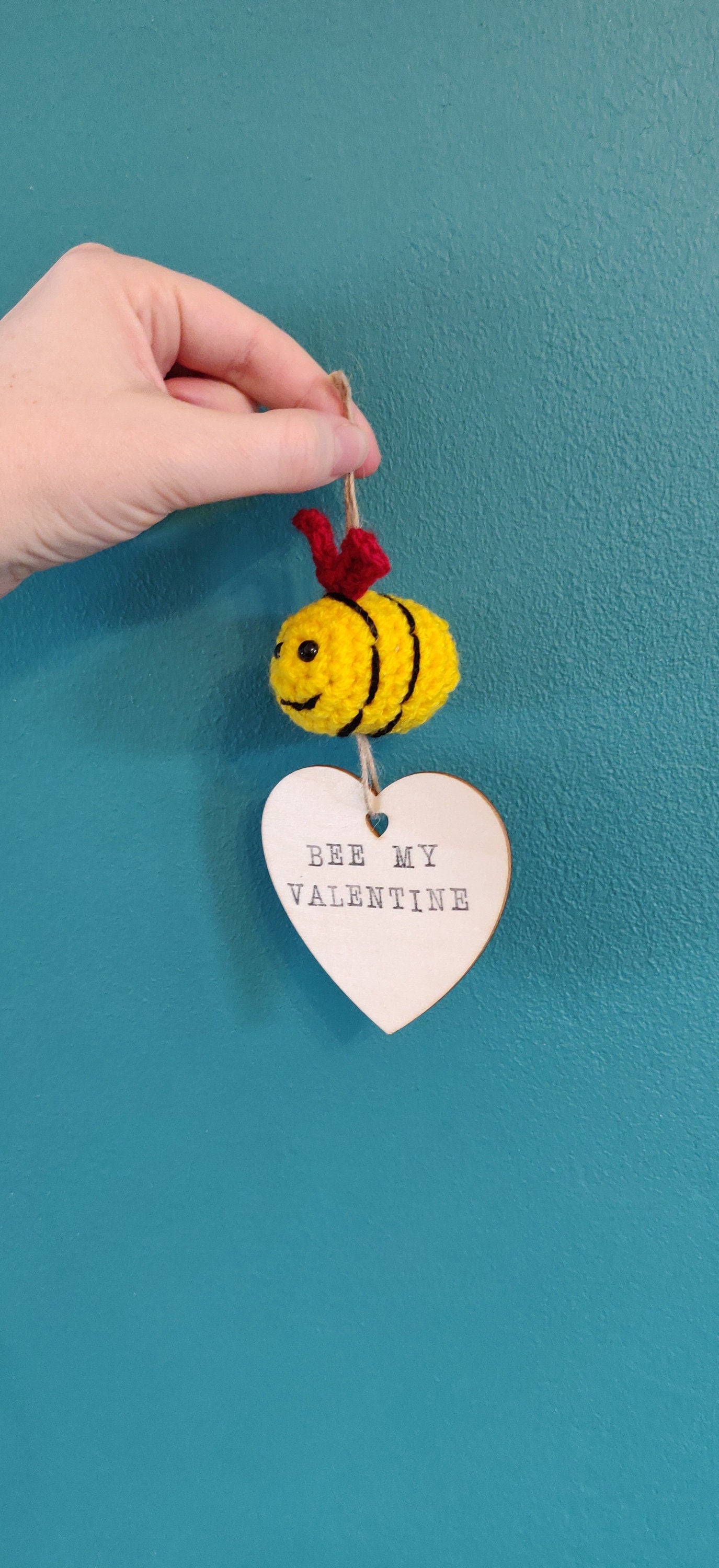 Bee My Valentine Wooden Sign, Crochet Bumblebee, Wooden Heart Gift, Personalised Valentine's Day Gift, Bee Gift for Her, Valentine's Bees