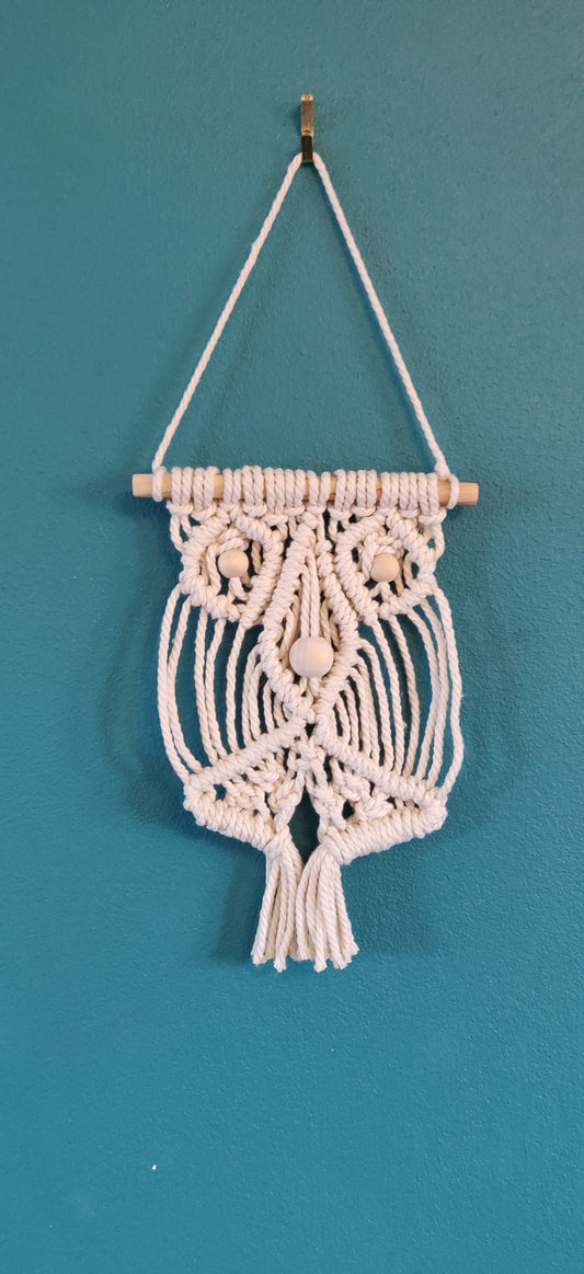 Macramé Owl Wall Hanging, Owl Gift, Owl Ornament, Macrame Animal Wall Hanging, Macrame Gift, Wall Decor, Wall Art, Owl Wall Hanging Macrame
