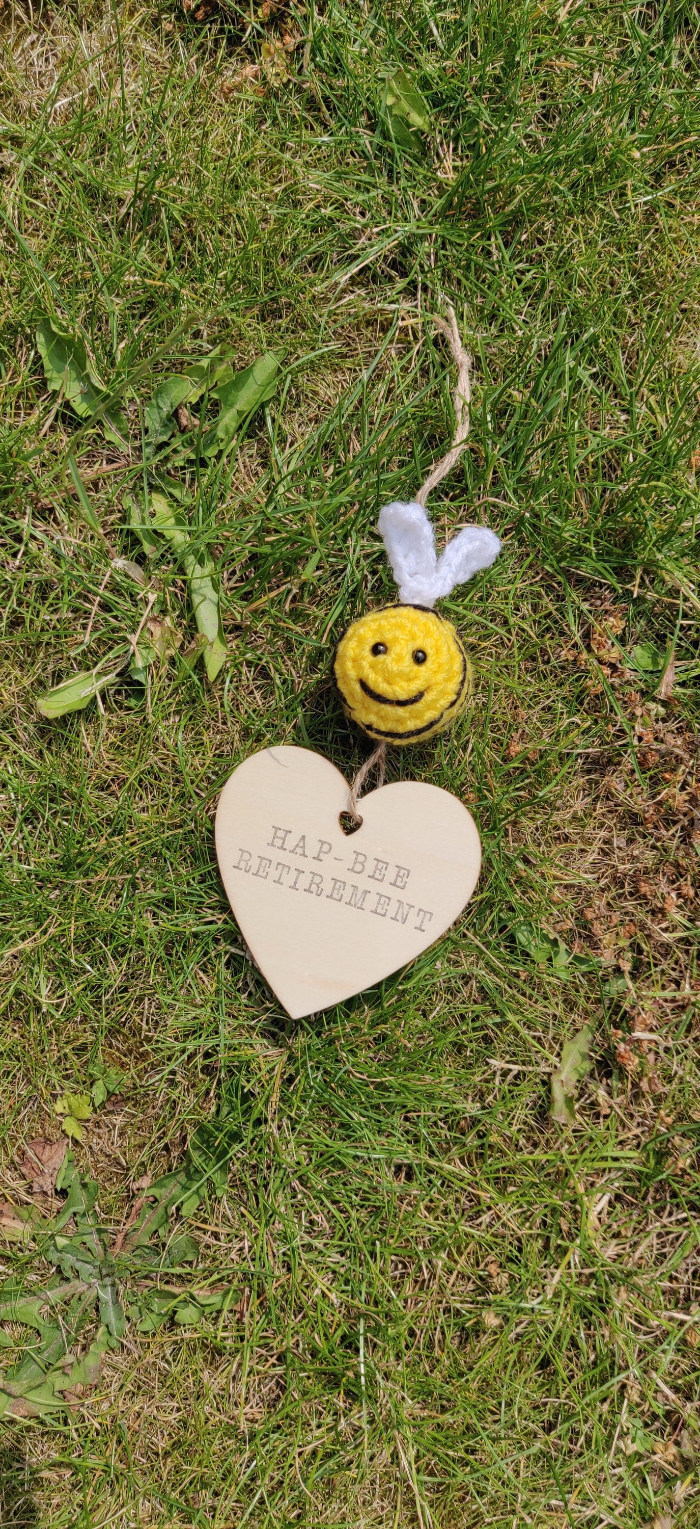 Happy Anniversary Gift, Wood Wedding Anniversary Bee Gift, Fifth Anniversary, Wool Seventh Anniversary Present, Bee Hanging Sign