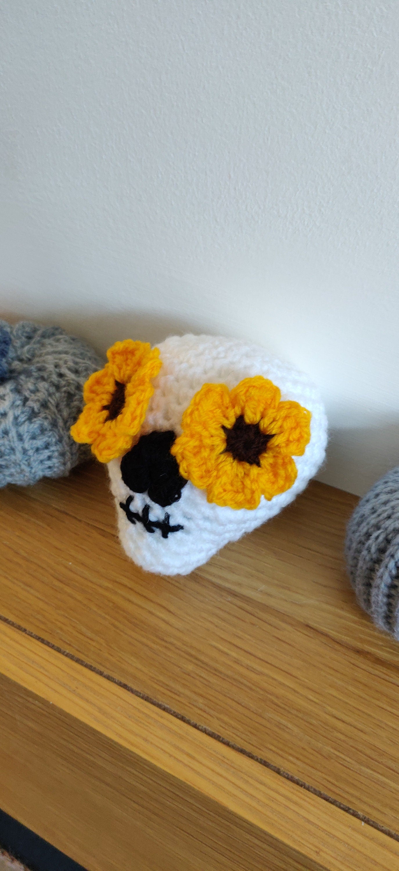 Sugar Skull Ornament, Crochet Skull Halloween Decoration, Mexican Day of the Dead Skull, Flower Skull, Sunflower, Gothic Skull Decor