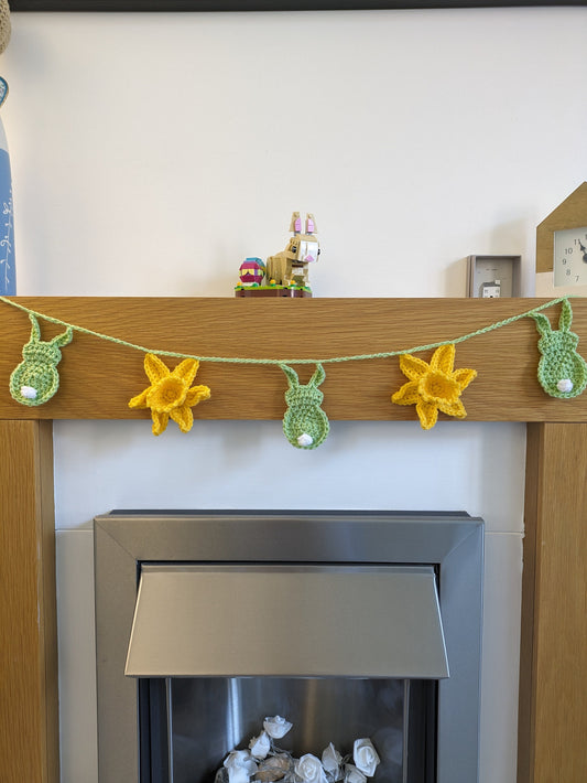 Green Bunny and Daffodil Garland, Crochet Garland, Rabbit Garland, Crochet Bunny Bunting, Crochet Animals, Rabbit Gift, Daffodil Flower Gift