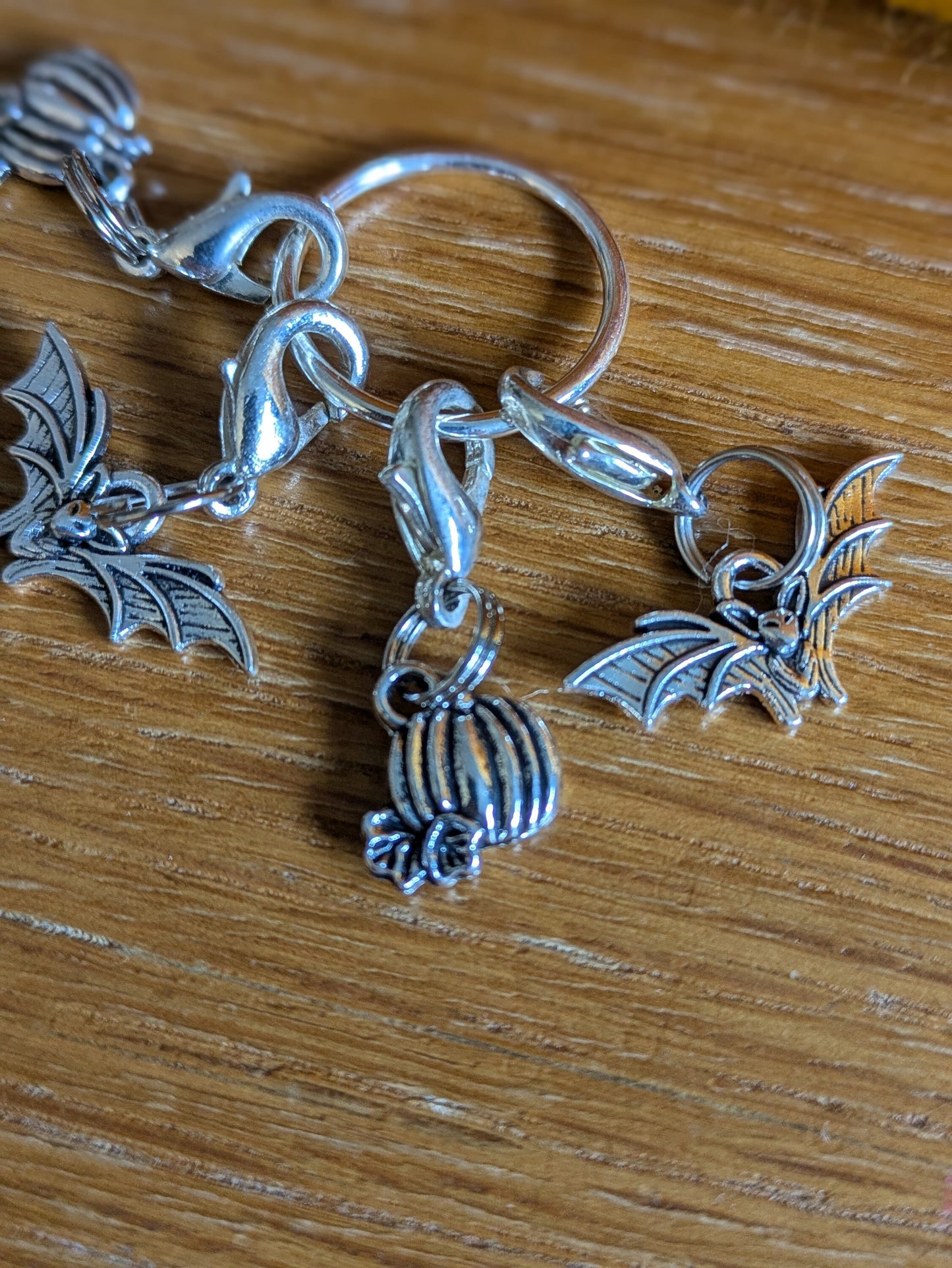 Set of Four Crochet Stitch Markers, Halloween Craft, Kitting Stitch Marker UK, Crochet Accessories, Gift for Crafter, Pumpkin and Bat Charm