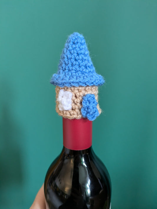 Housewarming Gift, New Home Present, Happy New Home Bottle Topper, Small Crochet House, Mini Cottage, Wine Bottle Decorations