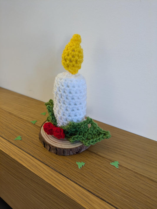 Crochet Candle Christmas Centerpiece: Wood Slice Holly Berry Ornament