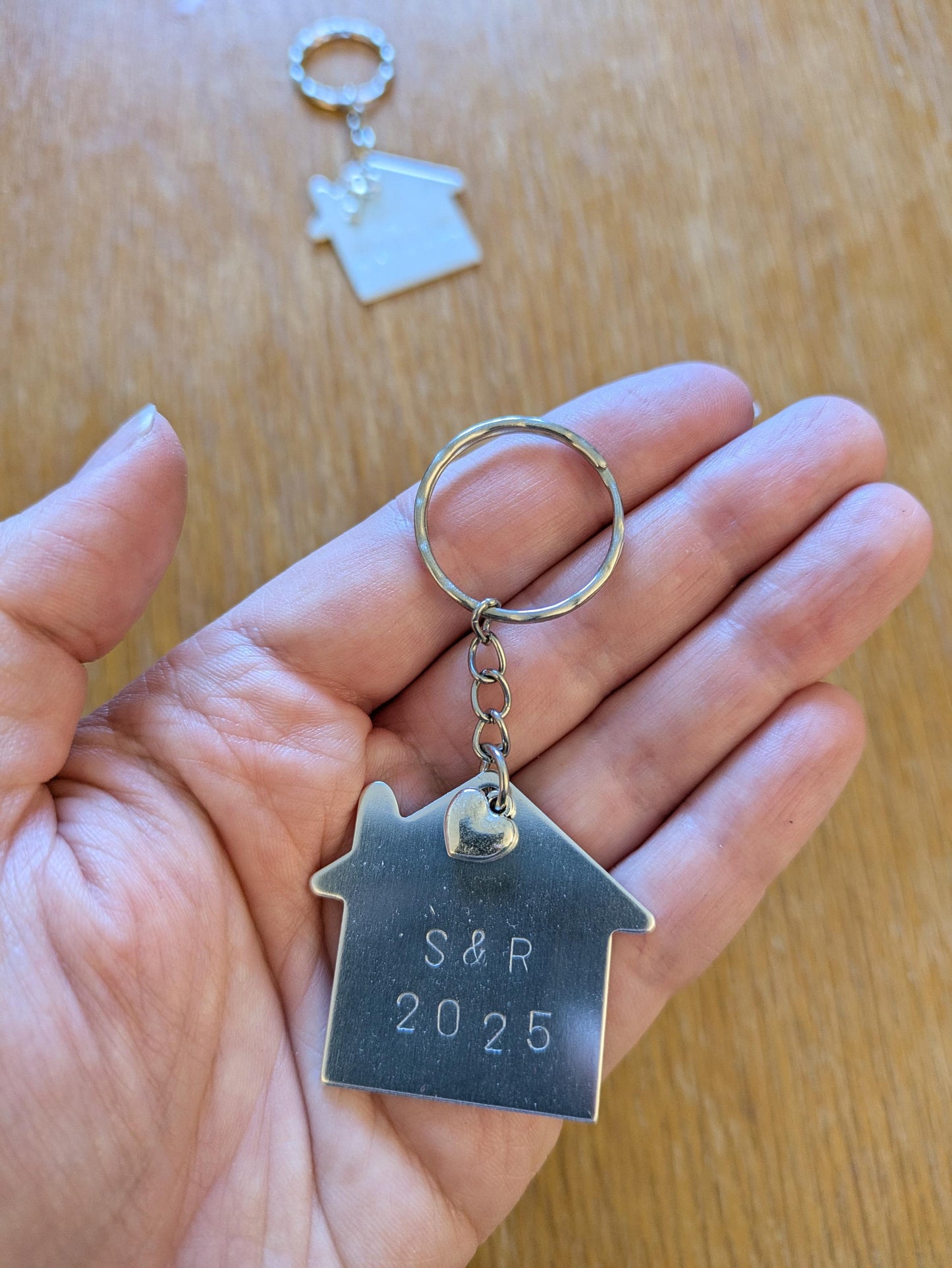 Personalized House Keychain, New Home Gift, Custom Family Name Keyring, Housewarming, First Home Keychain, Home Sweet Home, Moving Date