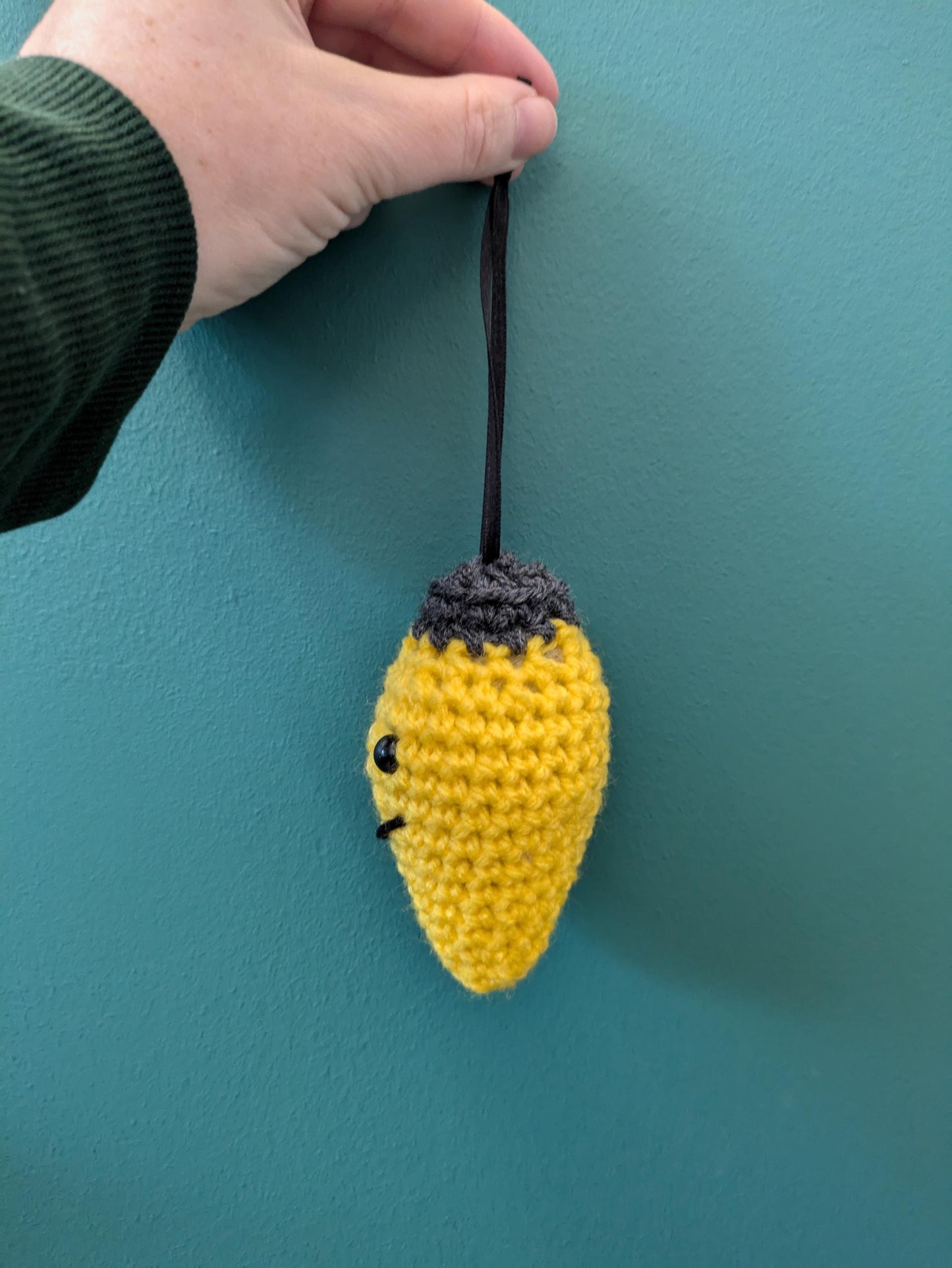 Crochet Christmas Lights, Christmas Tree Bauble with Smiley Face, Amigirumi Decoration, Kawaii, Yellow Fake Light Bulb, Friendly Fairy Light