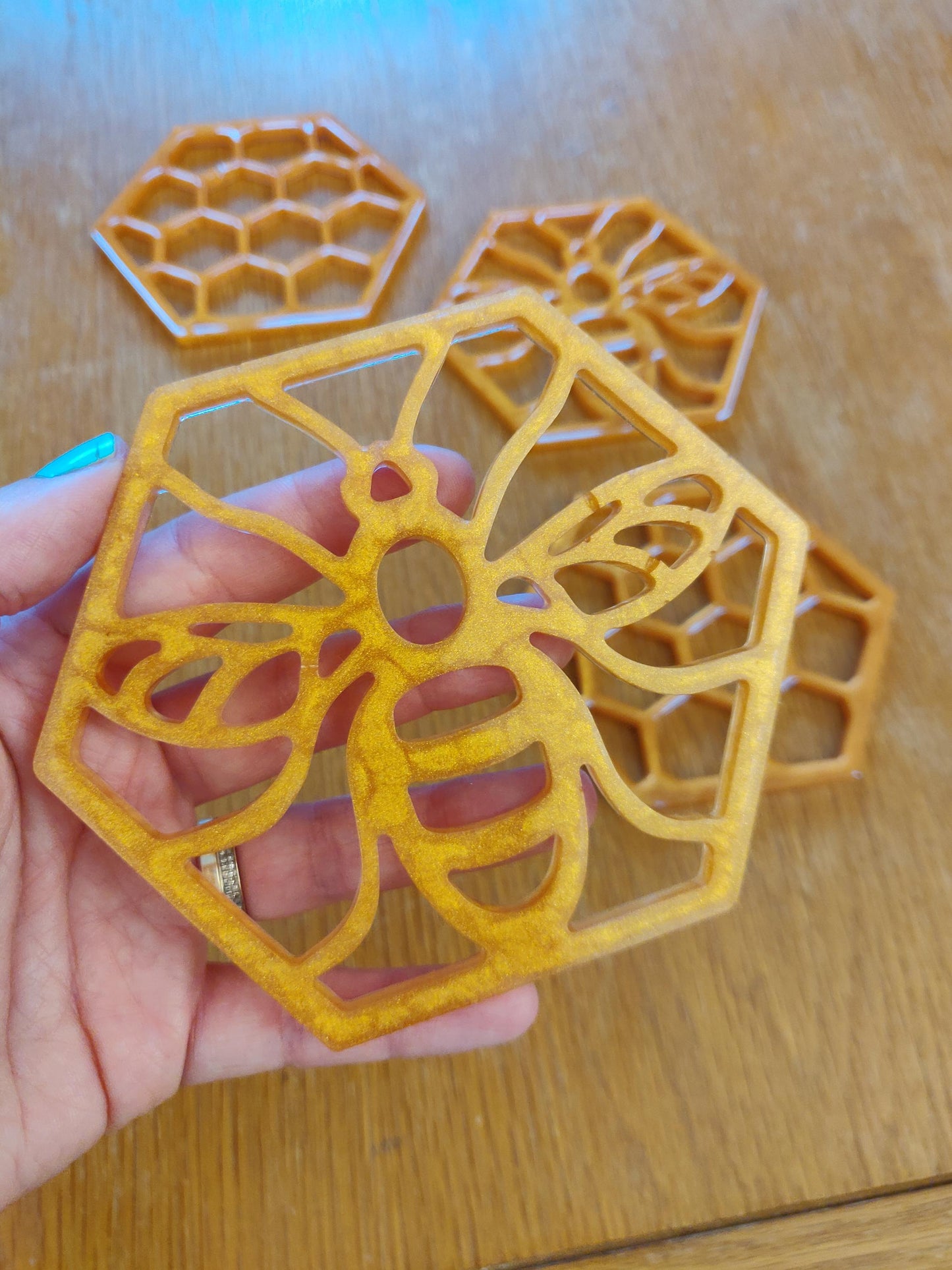 Golden Bee Epoxy Resin Coaster, Yellow Honeycomb Decor, Housewarming Coaster Set, Unique Bee Theme, Geometric Hexagon Bee Keeper Gift
