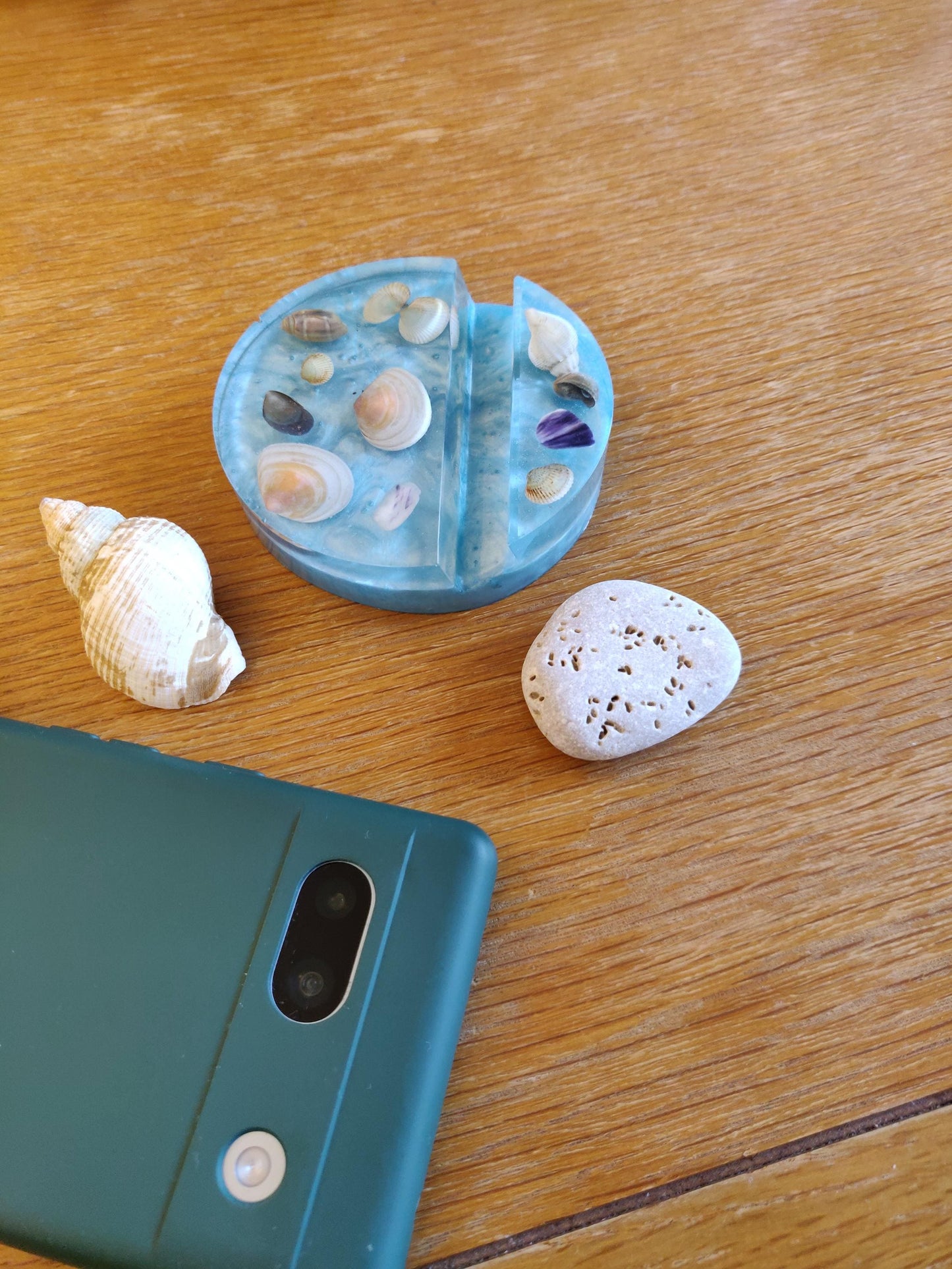 Resin Phone Stand, Beach Themed Stand, Desk Decor, Shell Phone Holder, Sea Waves Ornament, Tablet Stand, New Home, New Job Gift