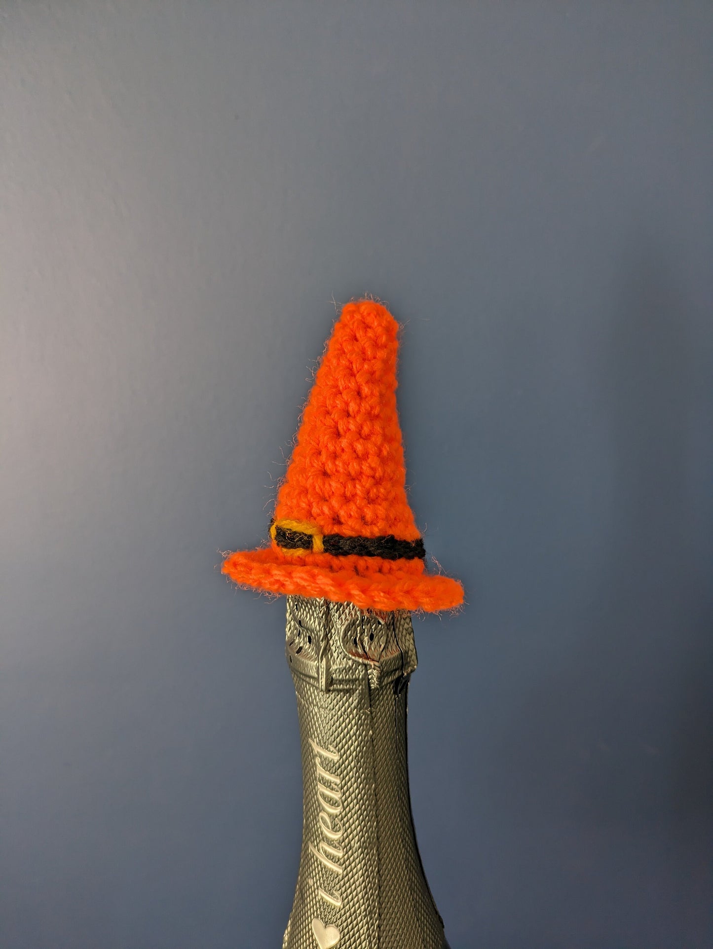 Mini Witch Hat Bottle Topper: Gothic Halloween Decor