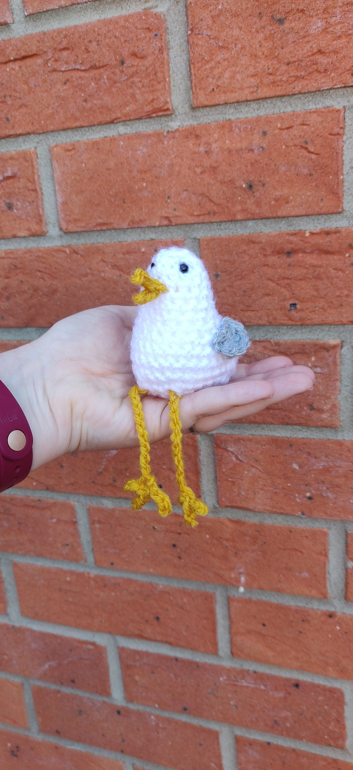 Crochet Seagull Shelf Sitter: Beach Decor with Santa Hat