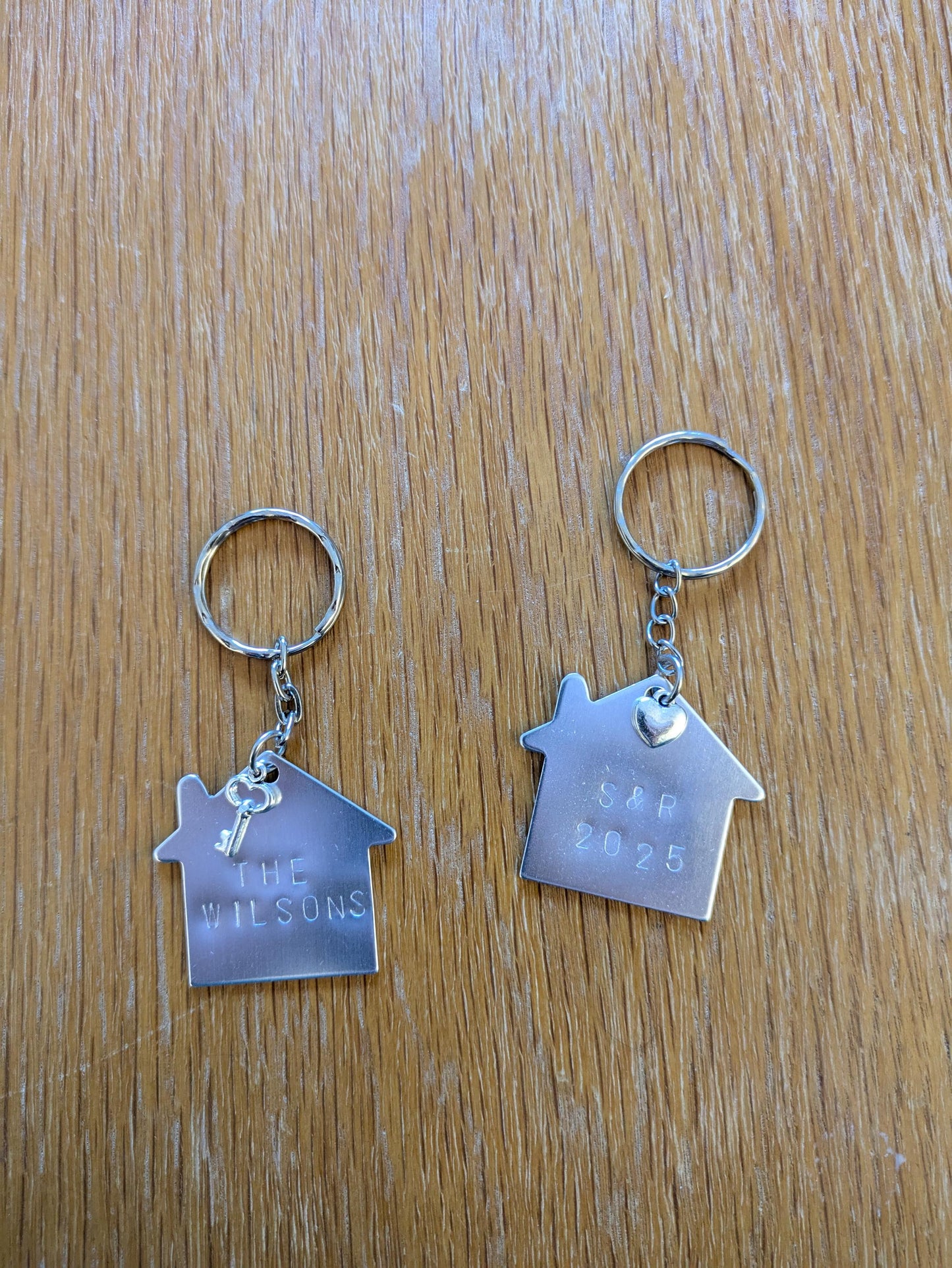 Personalized House Keychain, New Home Gift, Custom Family Name Keyring, Housewarming, First Home Keychain, Home Sweet Home, Moving Date