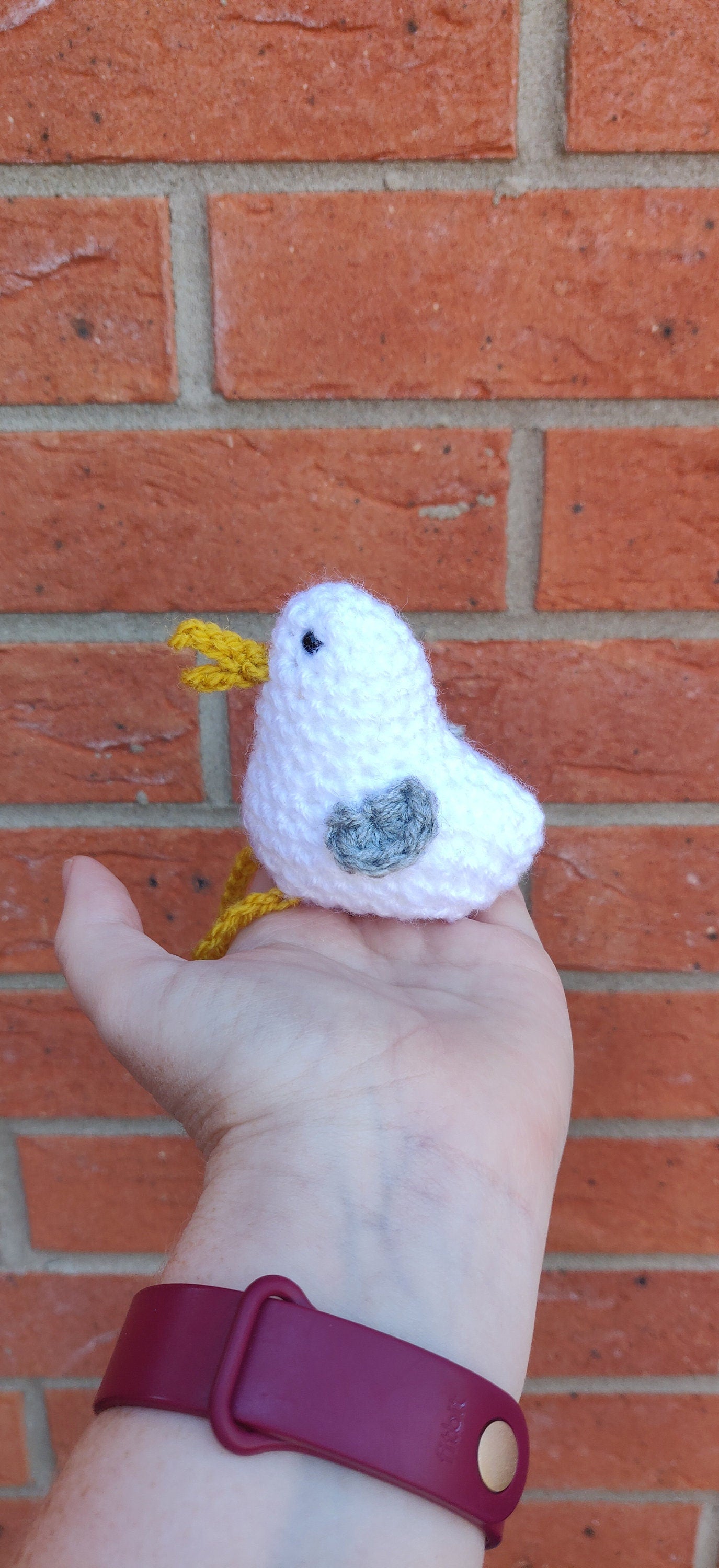 Crochet Seagull Shelf Sitter: Beach Decor with Santa Hat