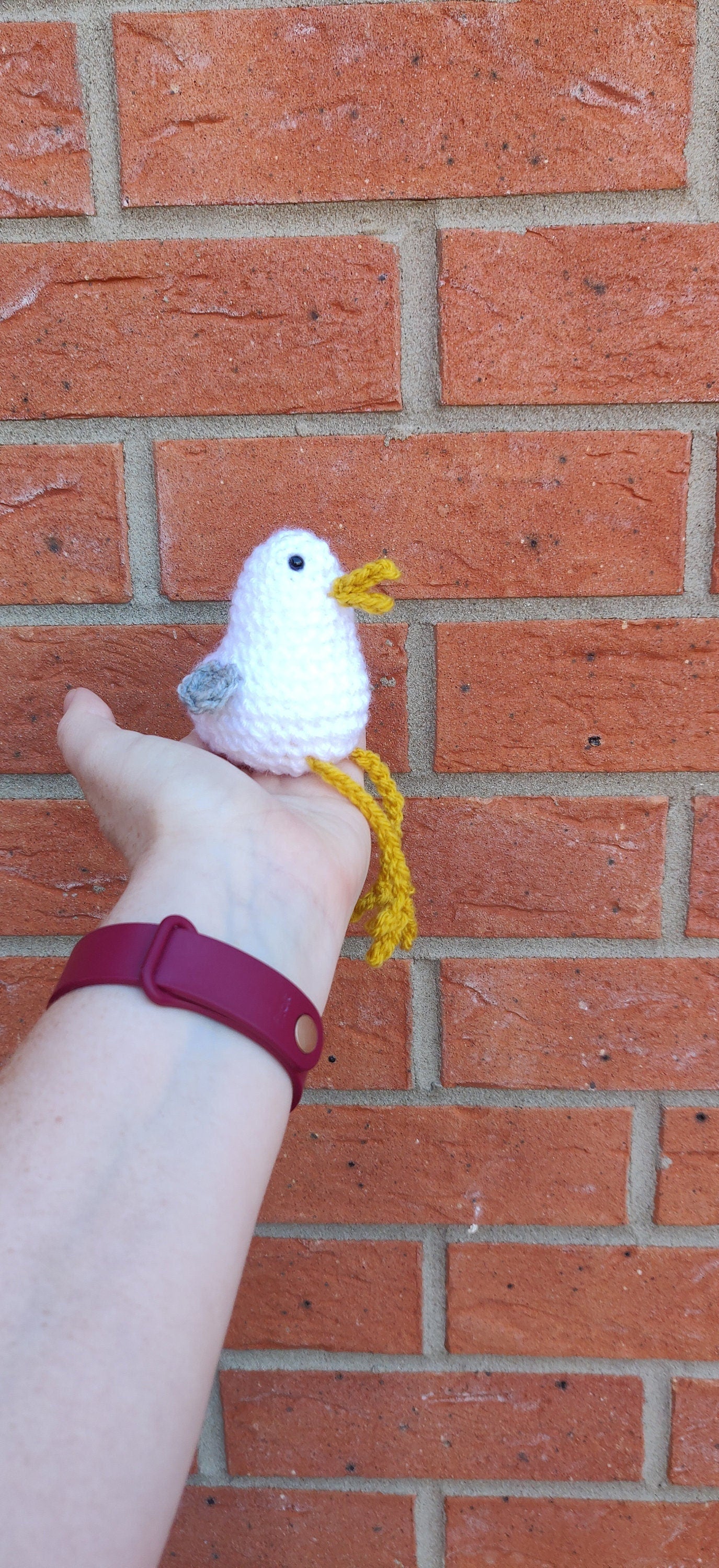 Crochet Seagull Shelf Sitter: Beach Decor with Santa Hat