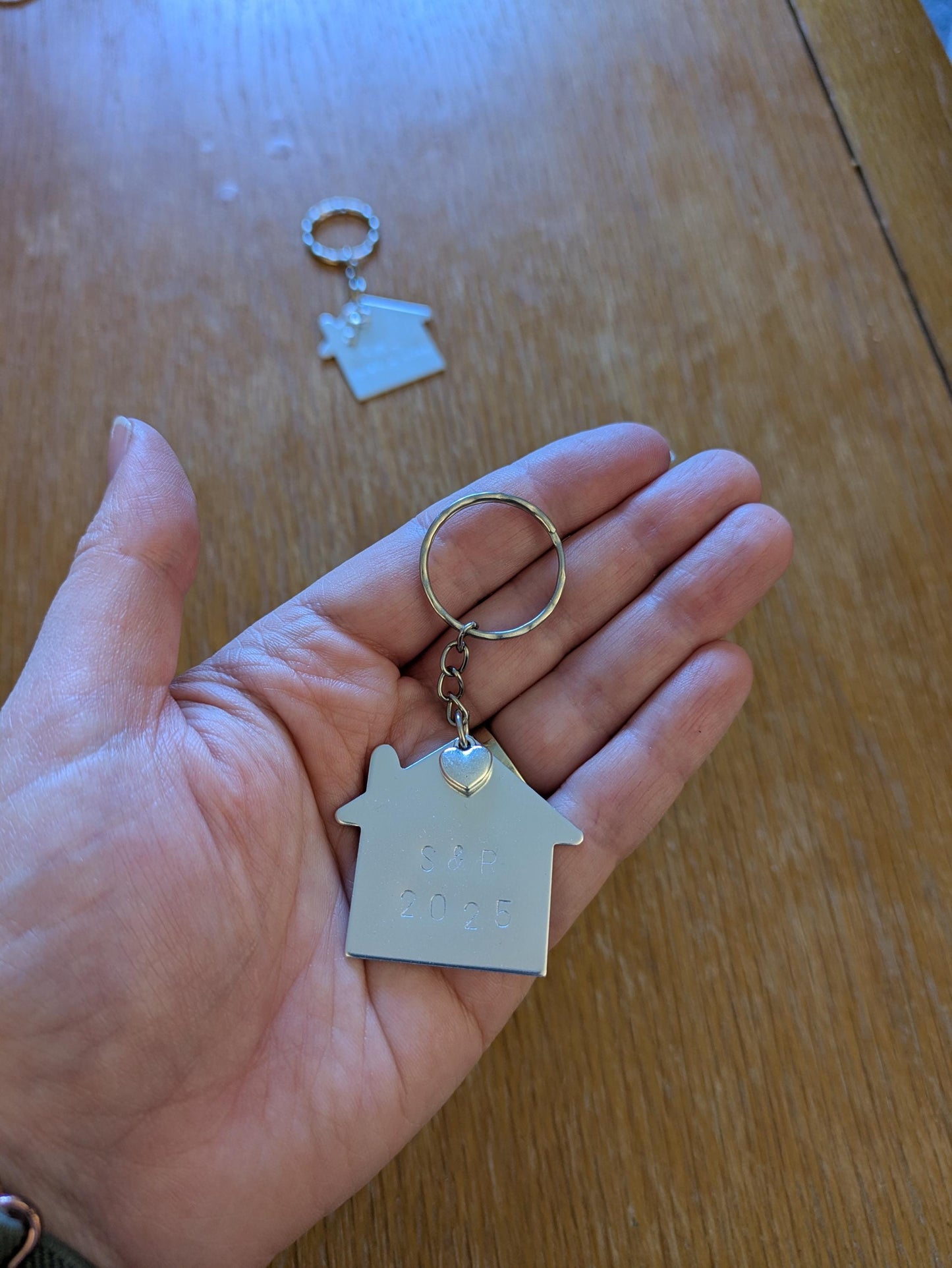 Personalized House Keychain, New Home Gift, Custom Family Name Keyring, Housewarming, First Home Keychain, Home Sweet Home, Moving Date