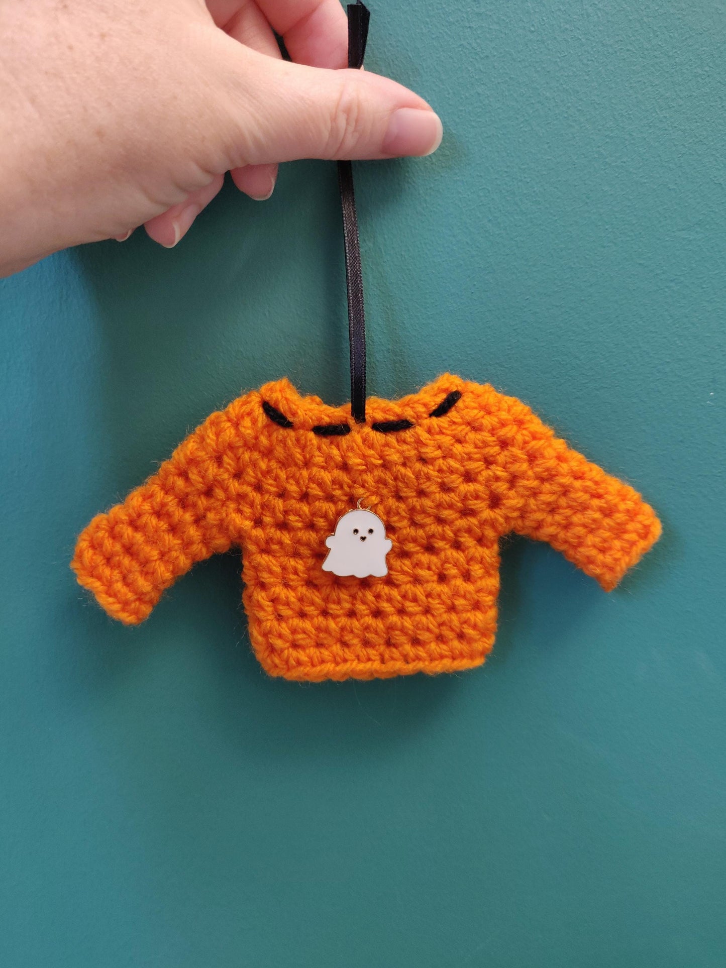 Halloween Jumper Hanging Decoration,  Mini Fall Sweatshirt, Halloween Dec, Orange Halloween Tree Dec, Halloween Fun Gift, Spooky Season