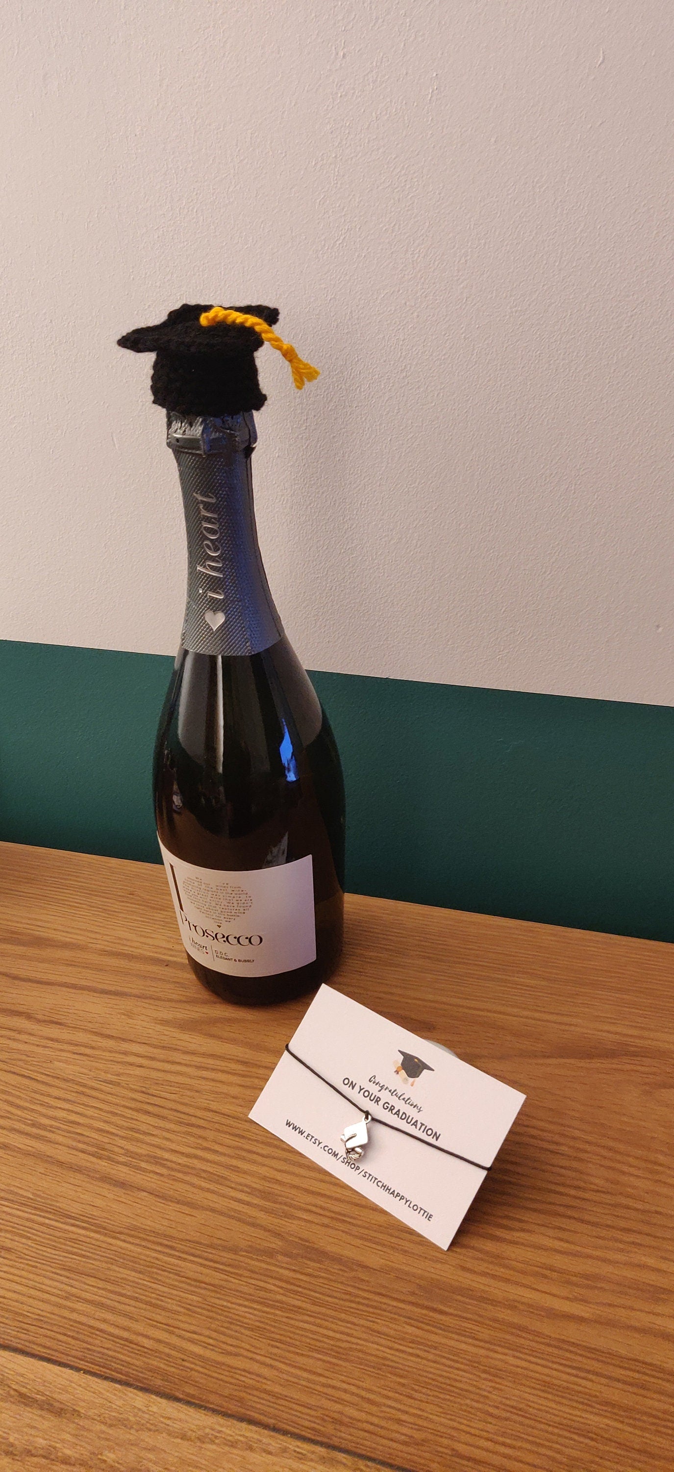 Graduation Gift Set, Graduation Hat Bottle Topper and Charm Bracelet, Grad Gift for Her, Graduate Gift for Him, Graduation Card and Gift