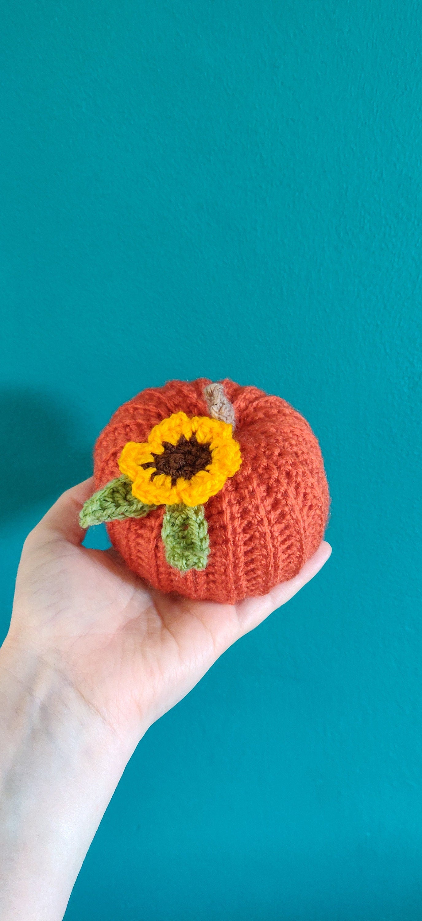 Crochet Pumpkin Decor: Burnt Orange with Sunflower