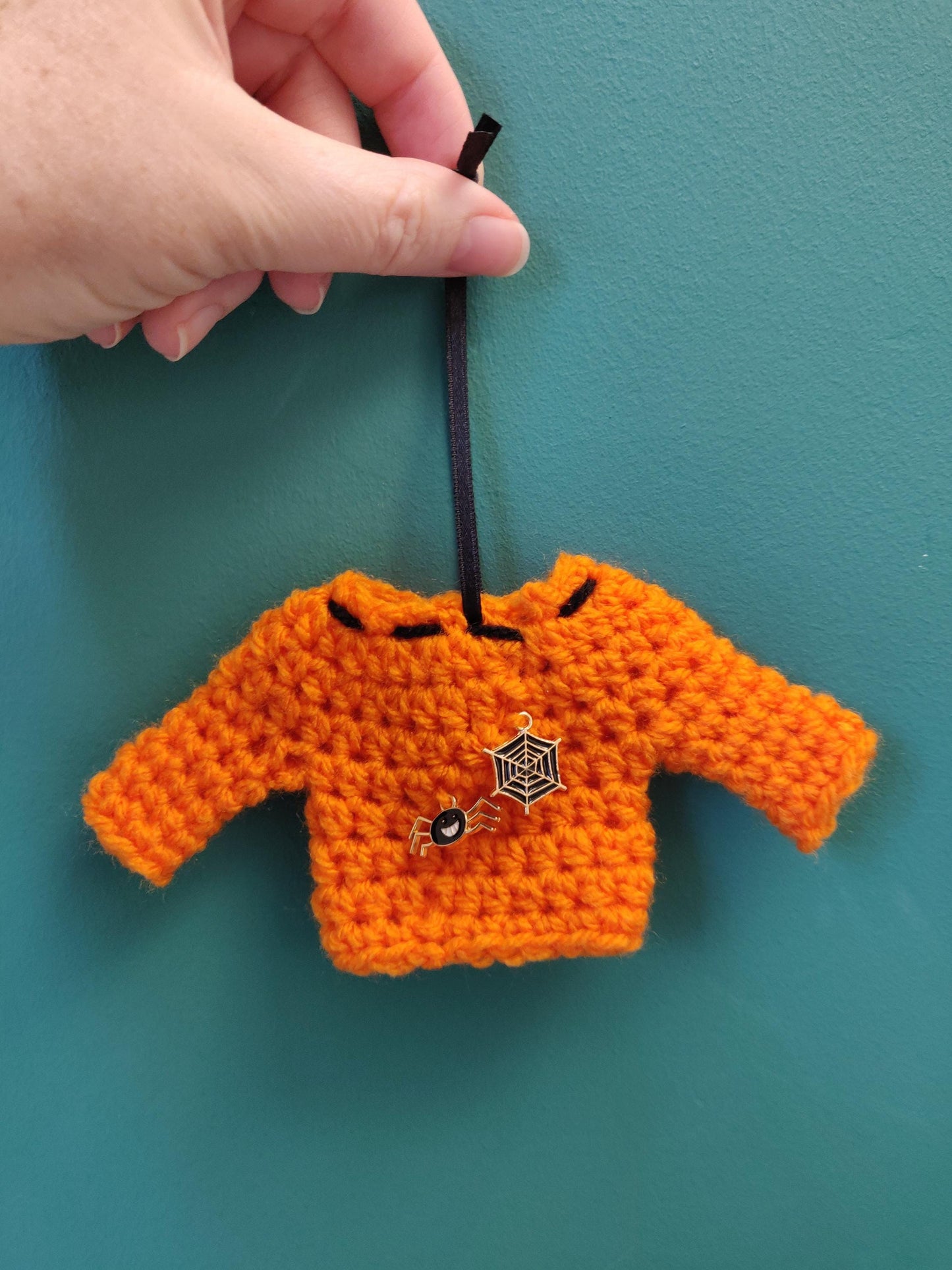 Halloween Jumper Hanging Decoration,  Mini Fall Sweatshirt, Halloween Dec, Orange Halloween Tree Dec, Halloween Fun Gift, Spooky Season