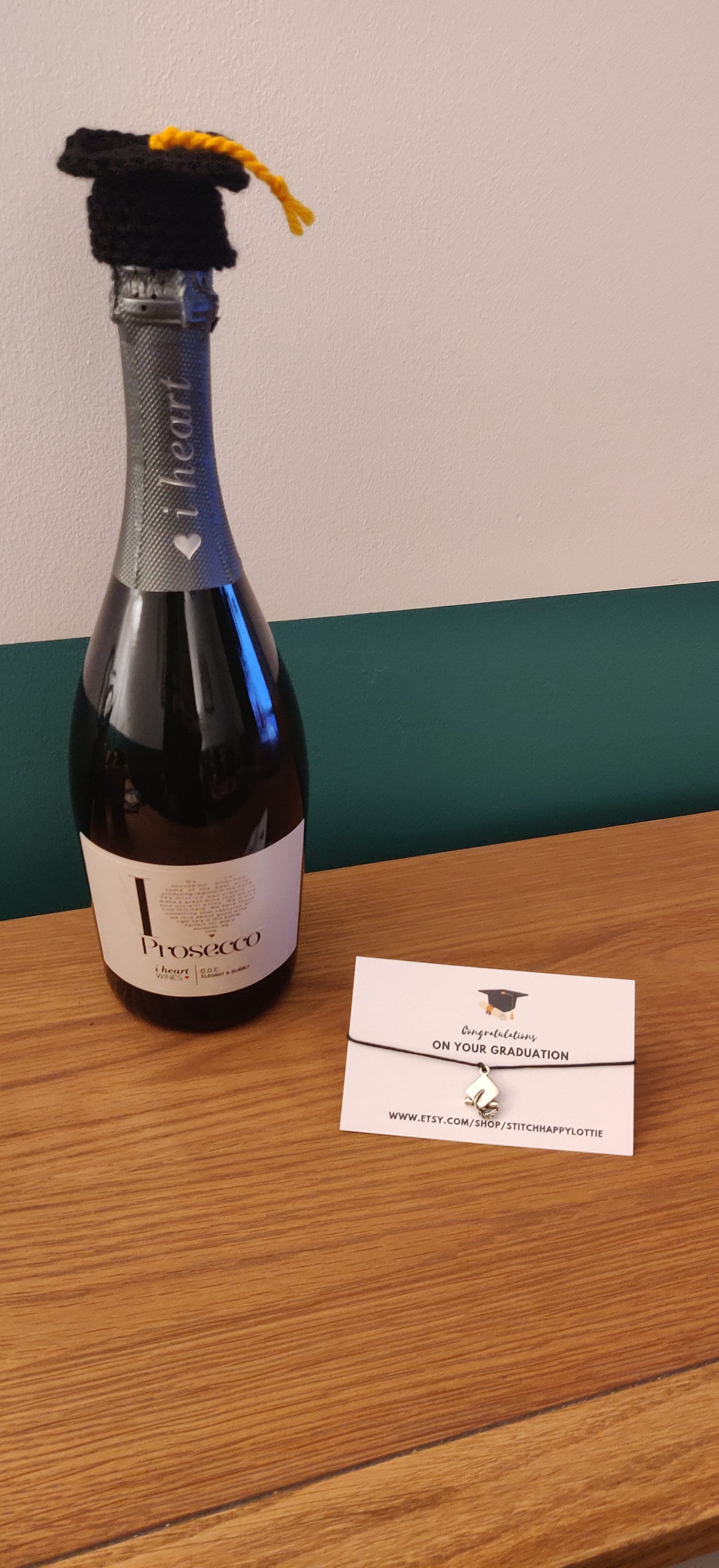 Graduation Gift Set, Graduation Hat Bottle Topper and Charm Bracelet, Grad Gift for Her, Graduate Gift for Him, Graduation Card and Gift