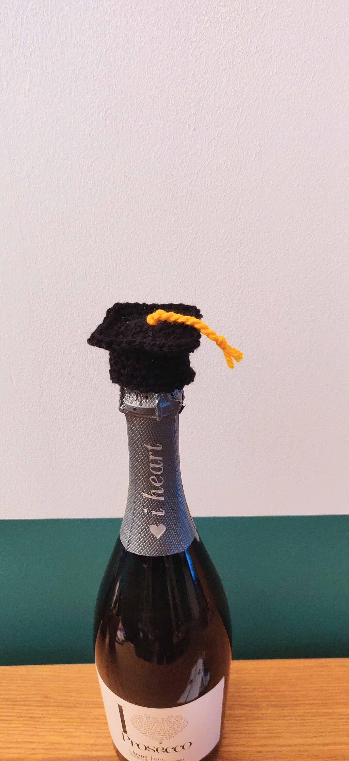 Graduation Gift Set, Graduation Hat Bottle Topper and Charm Bracelet, Grad Gift for Her, Graduate Gift for Him, Graduation Card and Gift