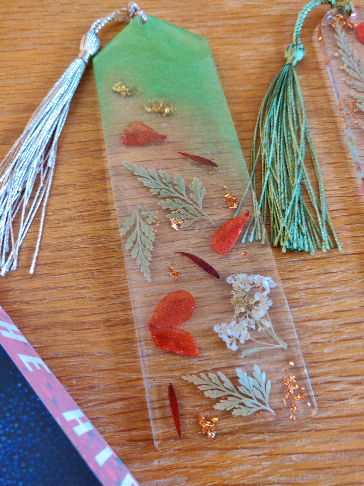 Red Petal Bookmark, Summer Flowers Book Accessories, Resin bookmark, Green with Tassel, Book Lover Gift, Birthday, Secret Santa