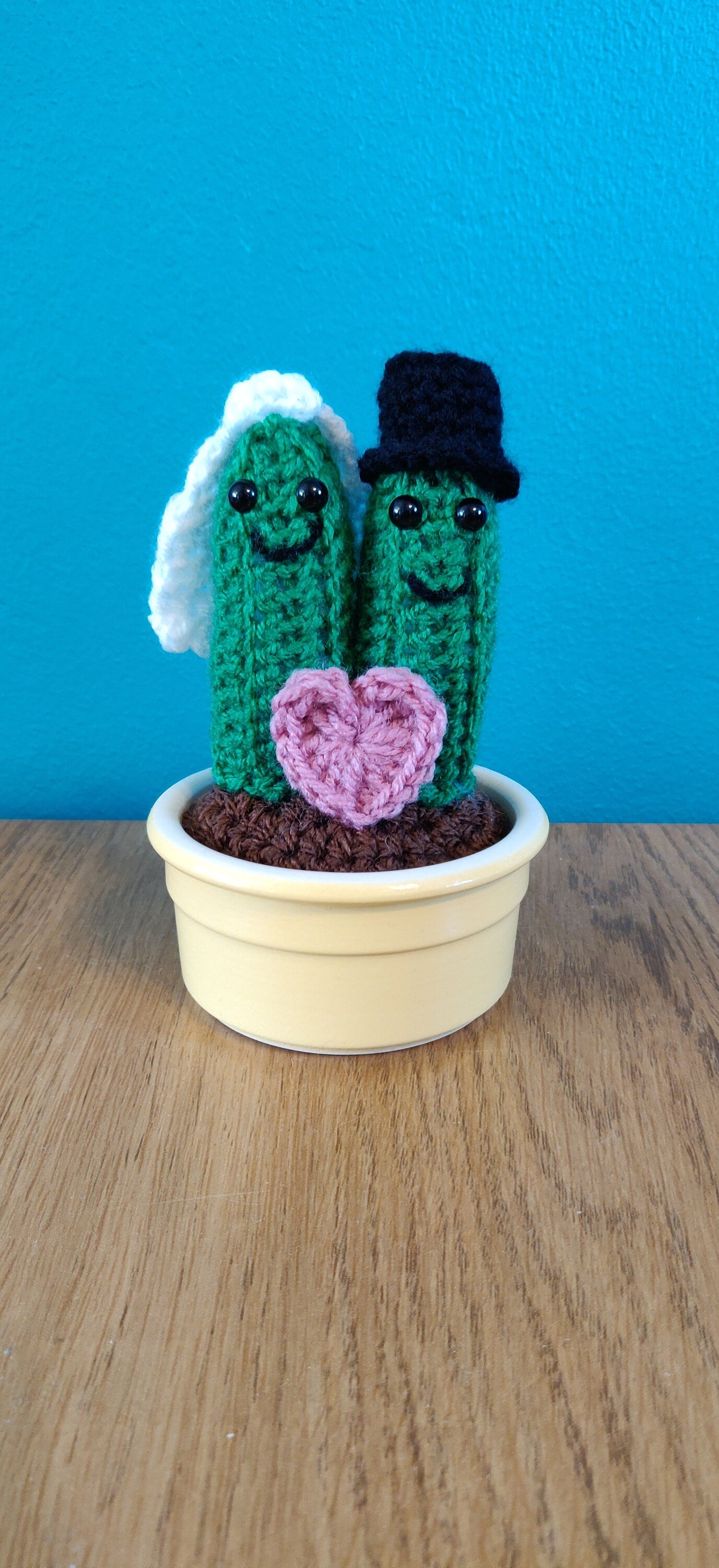 Crochet Cactuses Wedding Gift, Unique Wedding Decorations, Bride and Groom Wedding cake Topper, Wedding Present for Couple, Bride and Groom