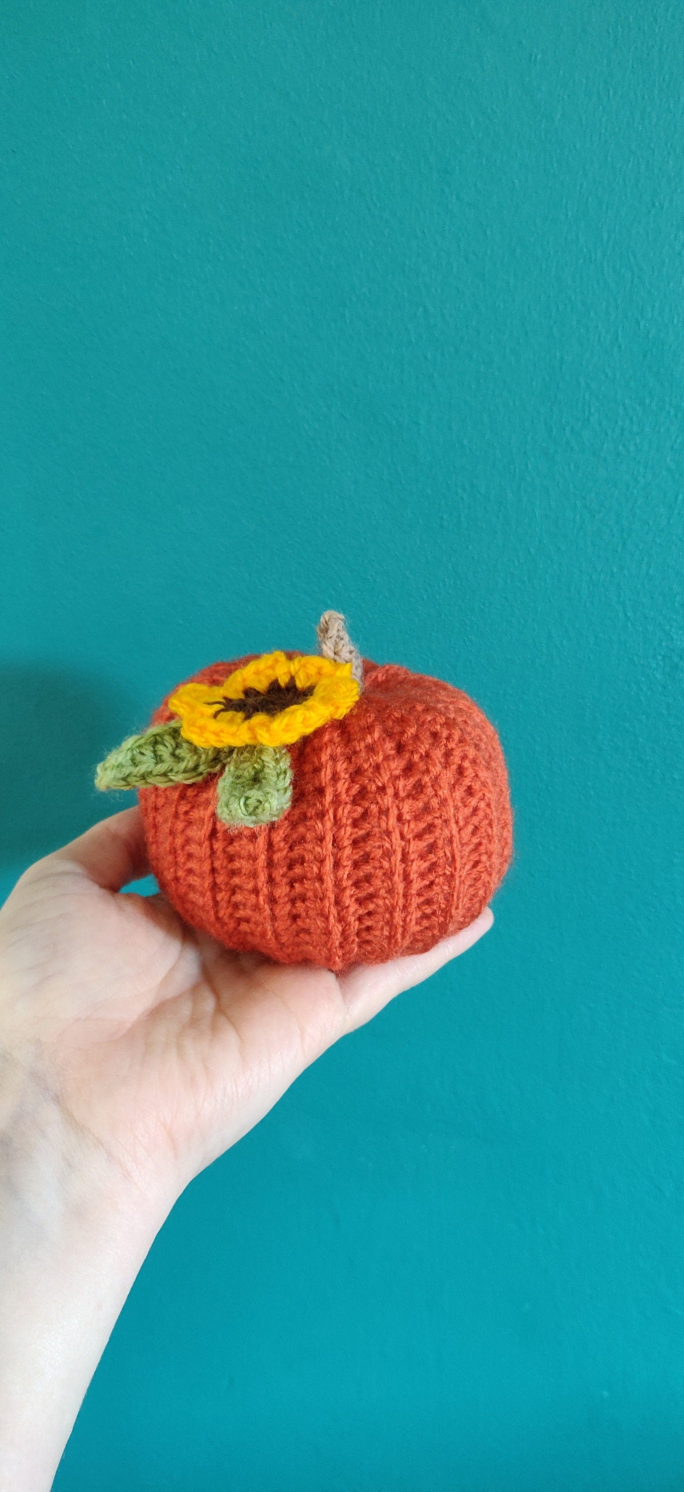 Crochet Pumpkin Decor: Burnt Orange with Sunflower