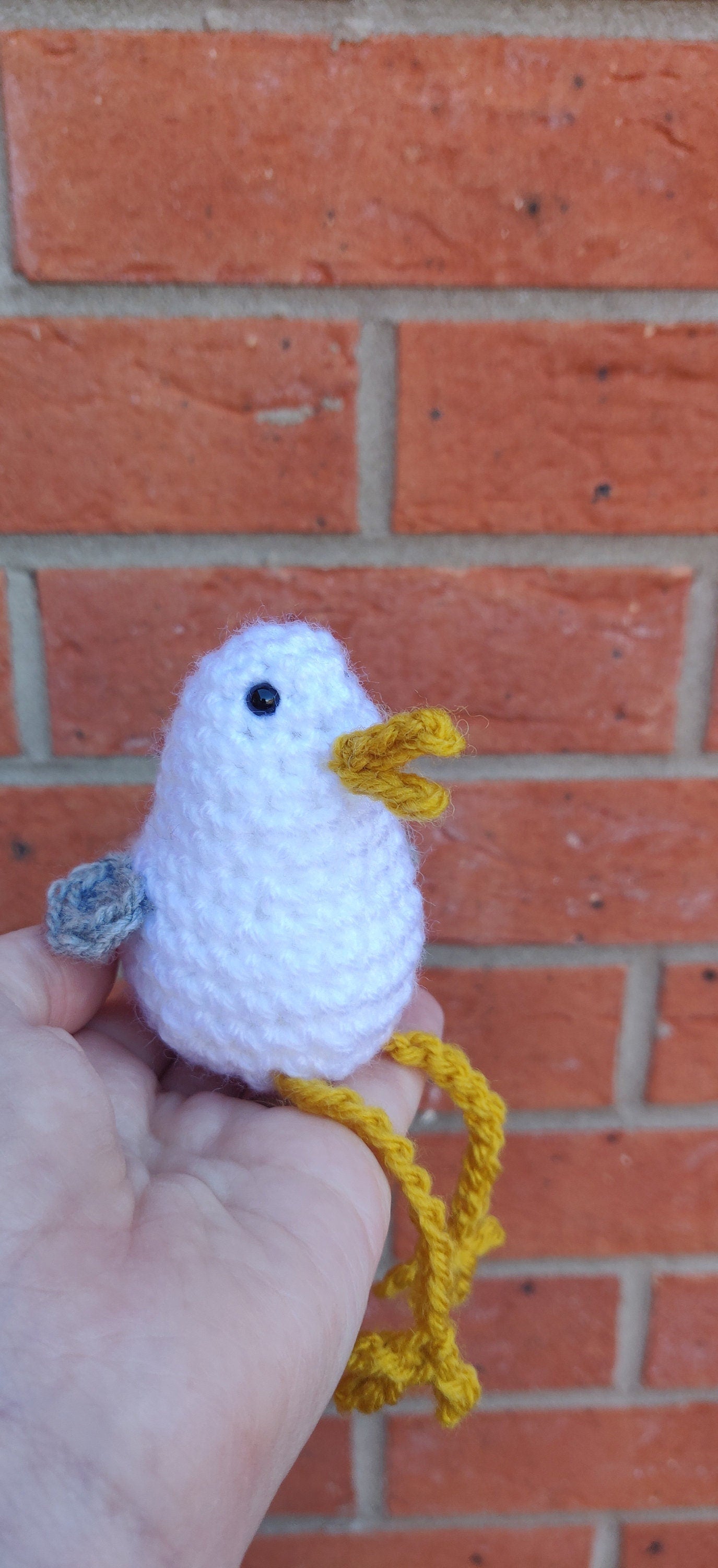 Crochet Seagull Shelf Sitter: Beach Decor with Santa Hat
