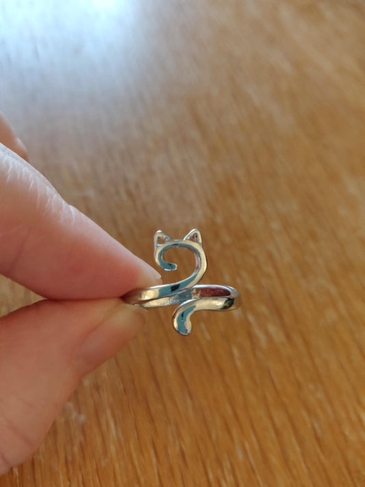 Crochet Tension Ring, Cat Adjustable Ring, Crochet Lovers Gift, Crochet Accessories, Cat Silver Jewellery, Unique Statement Ring, Yarn Guide