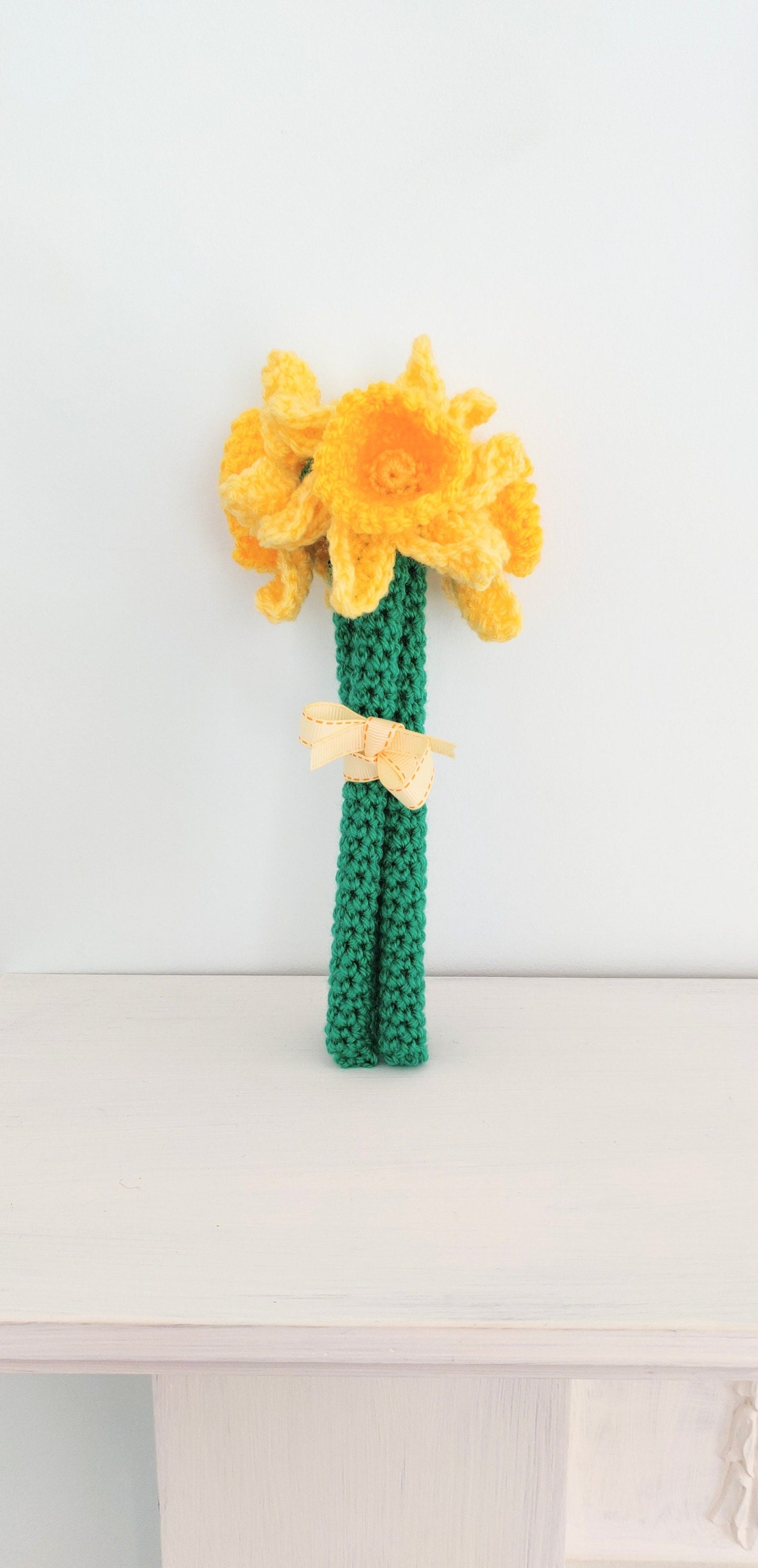 Artificial Daffodil Gift, Three Crochet Daffodils, Fake Daffodils, Artificial Flower Gift, Daffodil Gifts, Flower Arrangement, Daffodil Vase