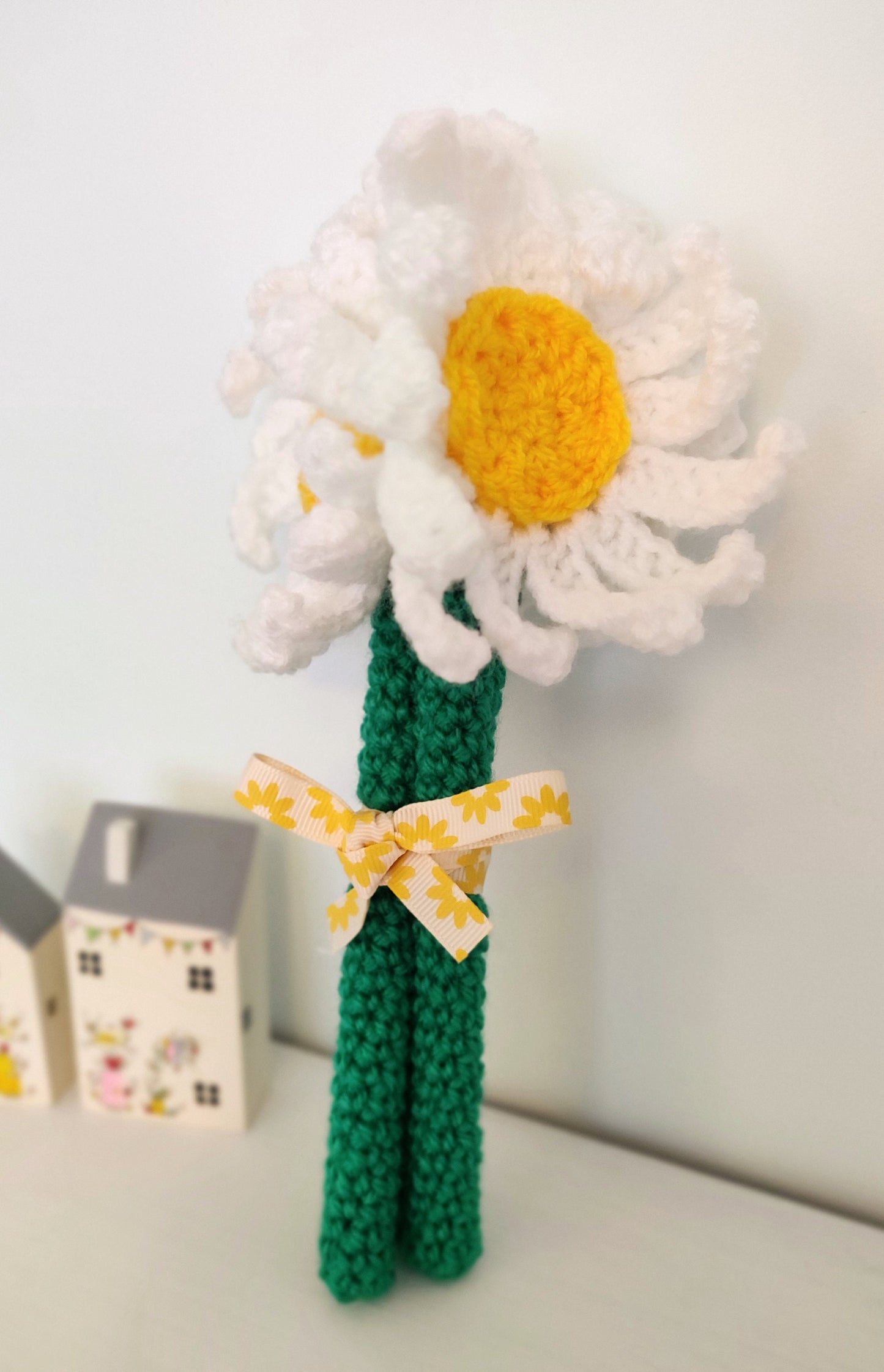 Mother's Day Gift, Bunch of Artificial Daisies, Crochet Daisies, Artificial Flower Bouquet, Daisy Gift for Her, Flower Gift, Daisy Present