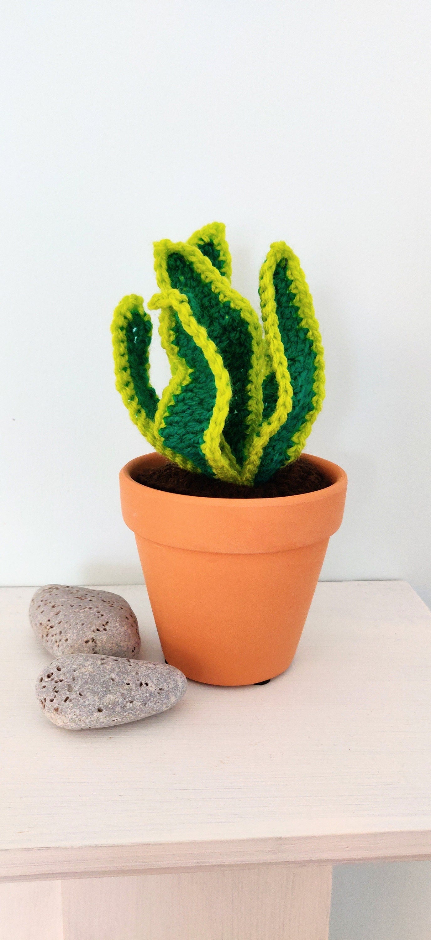 Crochet Fern, Crochet Plant in Terracotta Pot, Artificial Plant in Pot, Fake Plant in Pot, Green Plant, Trailing Plant Gift, Fake Fern