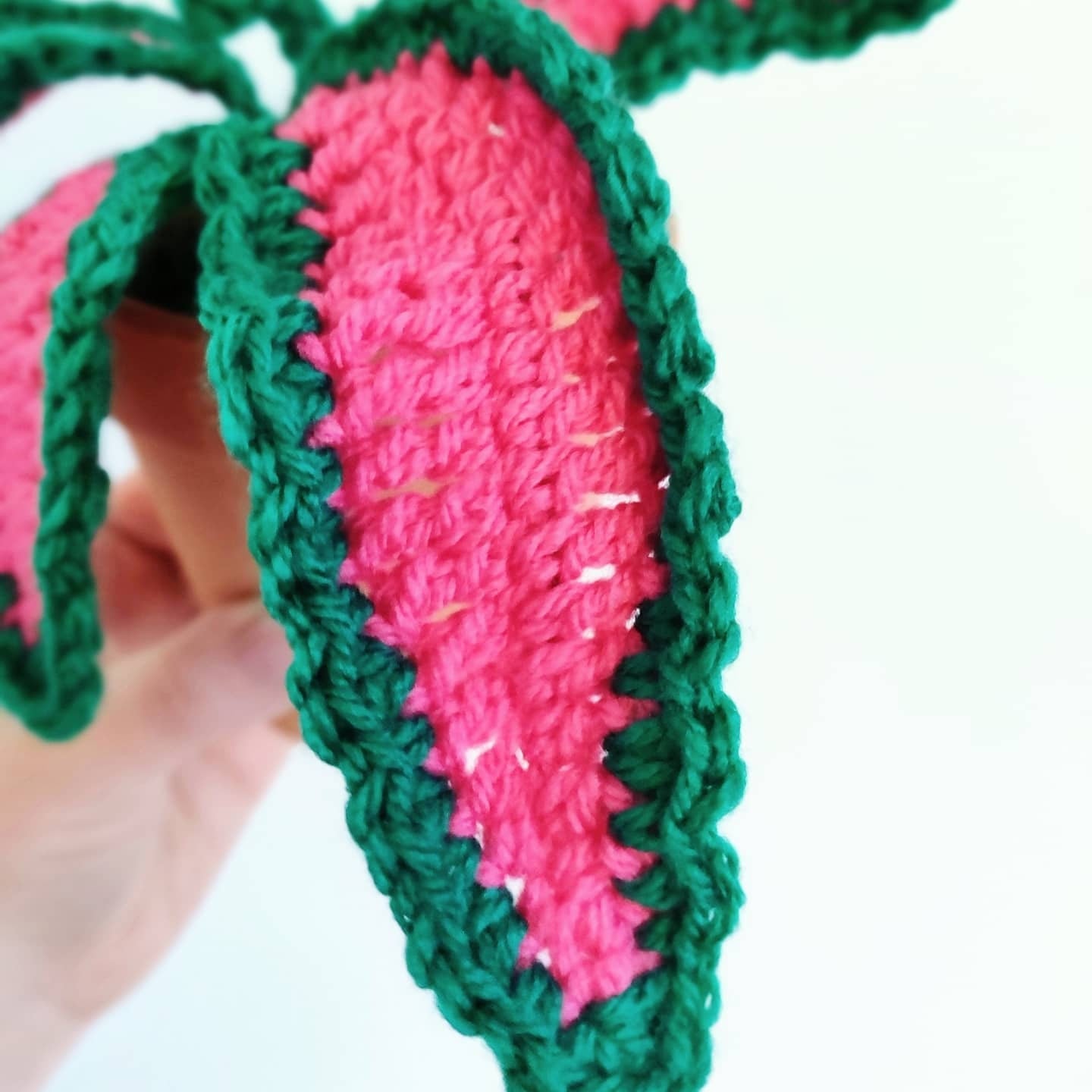 Crochet Pink and Green Plant, Indoor Plant, Crochet Plant, Artificial Plants in Pot, Fake Plant in Pot, Crochet Bee Decor, Crochet Bee Gift