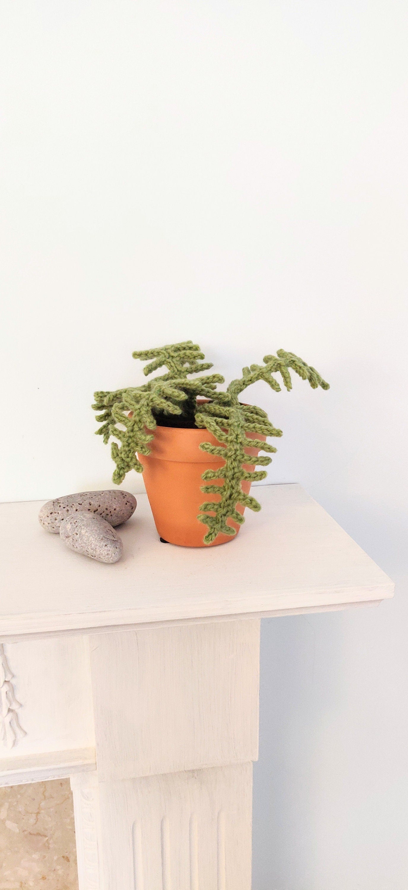 Crochet Fern, Crochet Plant in Terracotta Pot, Artificial Plant in Pot, Fake Plant in Pot, Green Plant, Trailing Plant Gift, Fake Fern