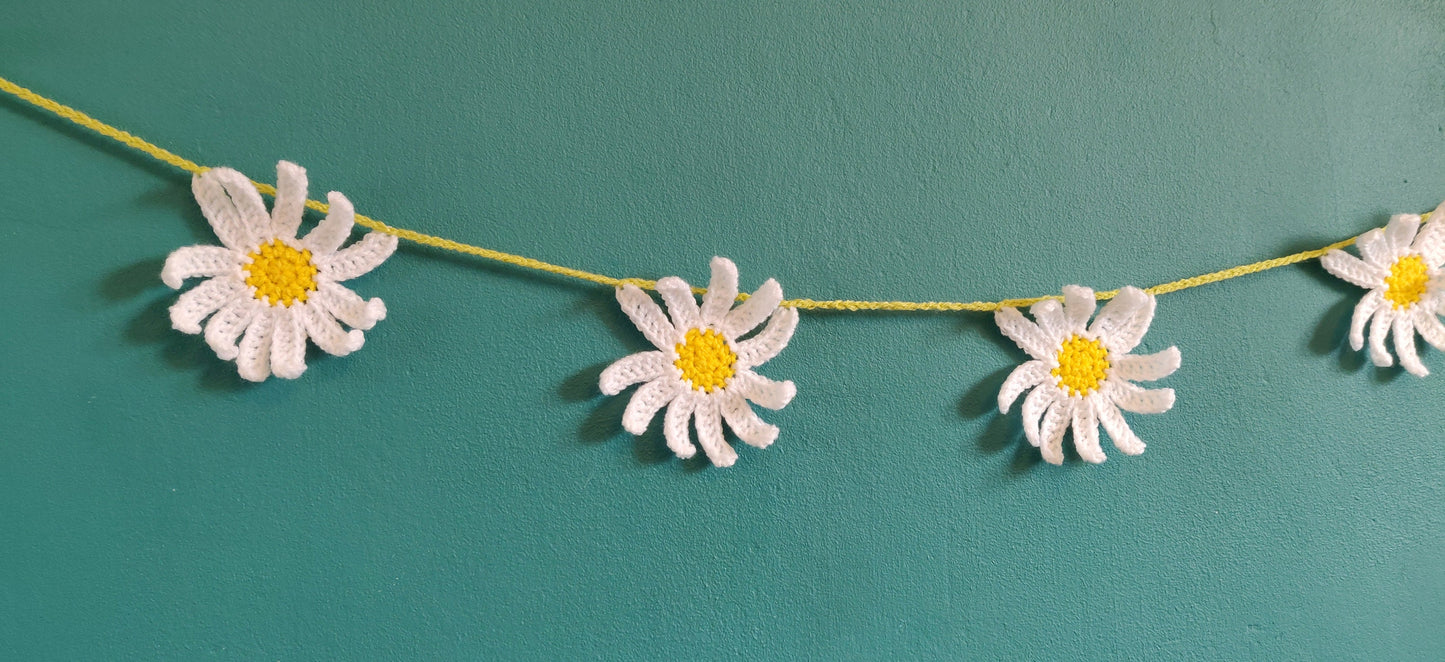 Crochet Daisy Garland, Daisy Chain Bunting, Flower Garland, Artificial Daisy Gifts, Daisy Home Decor, Artificial Flowers, Garland Nursery