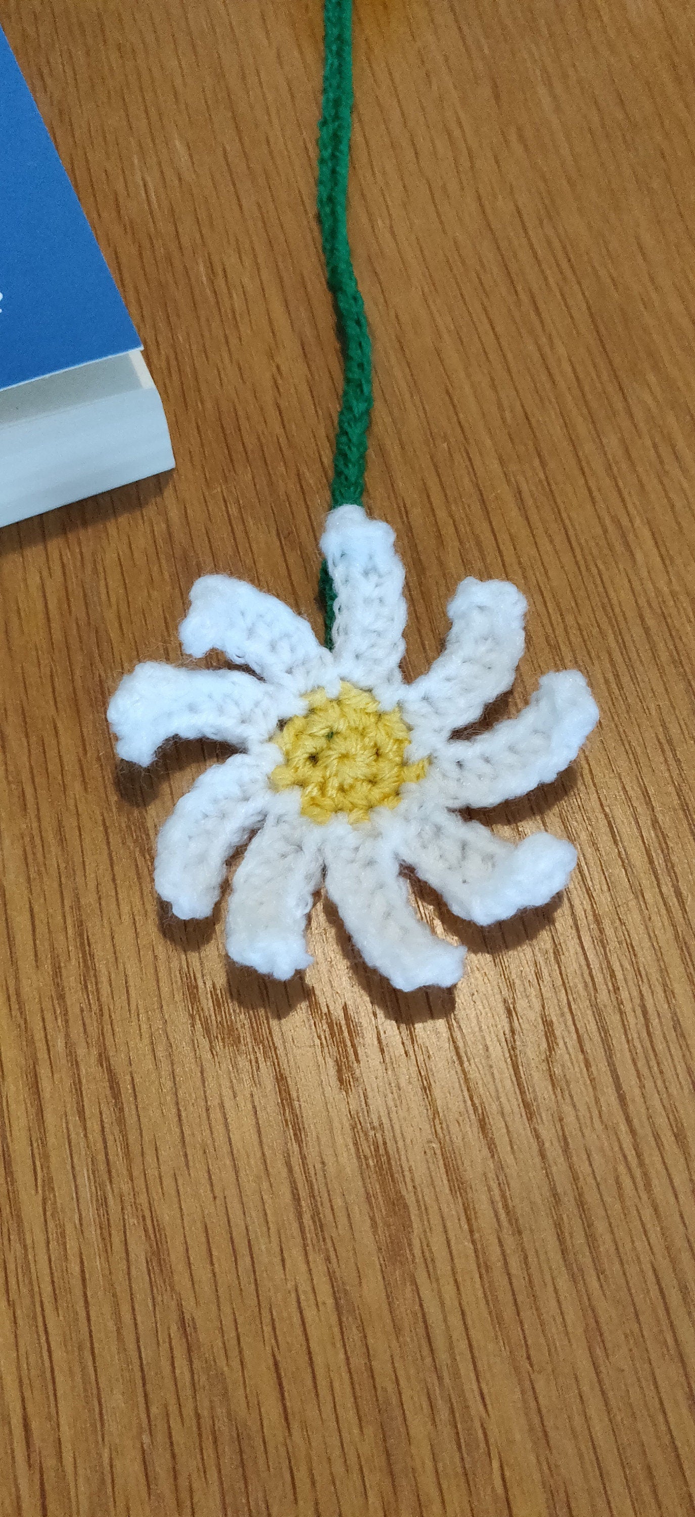 Crochet Bee and Daisy Bookmark: Book Lover Gift