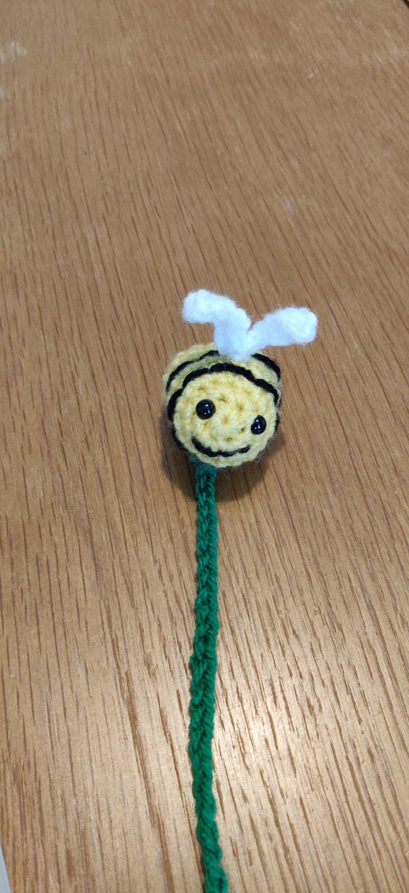 Crochet Bee and Daisy Bookmark: Book Lover Gift