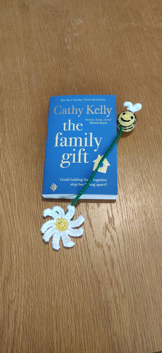 Crochet Bee and Daisy Bookmark: Book Lover Gift