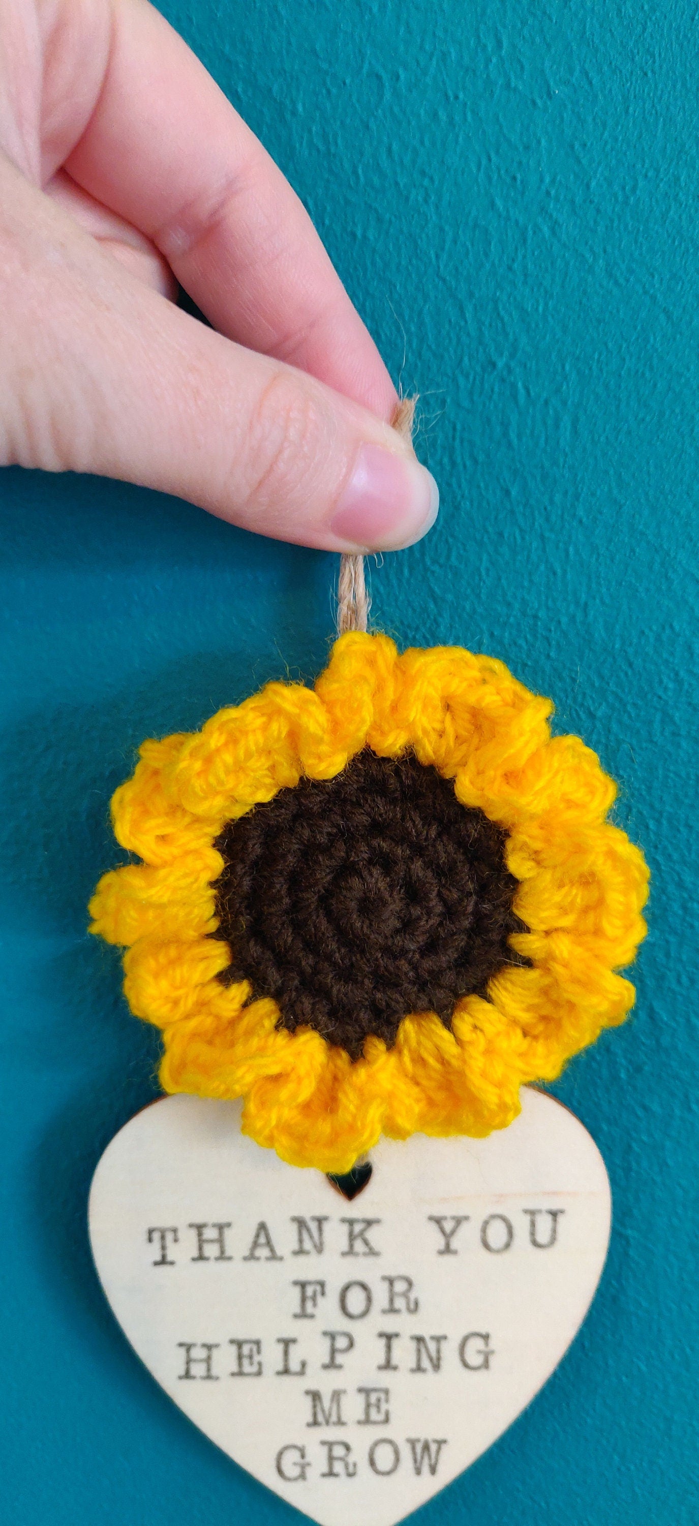 Mother's Day Door Hanger, Thank You For Helping Me Grow Mum Gift, Sunflower Mothers Day Gift, Sunflower Mum Sign, Sunflower Hanging Heart