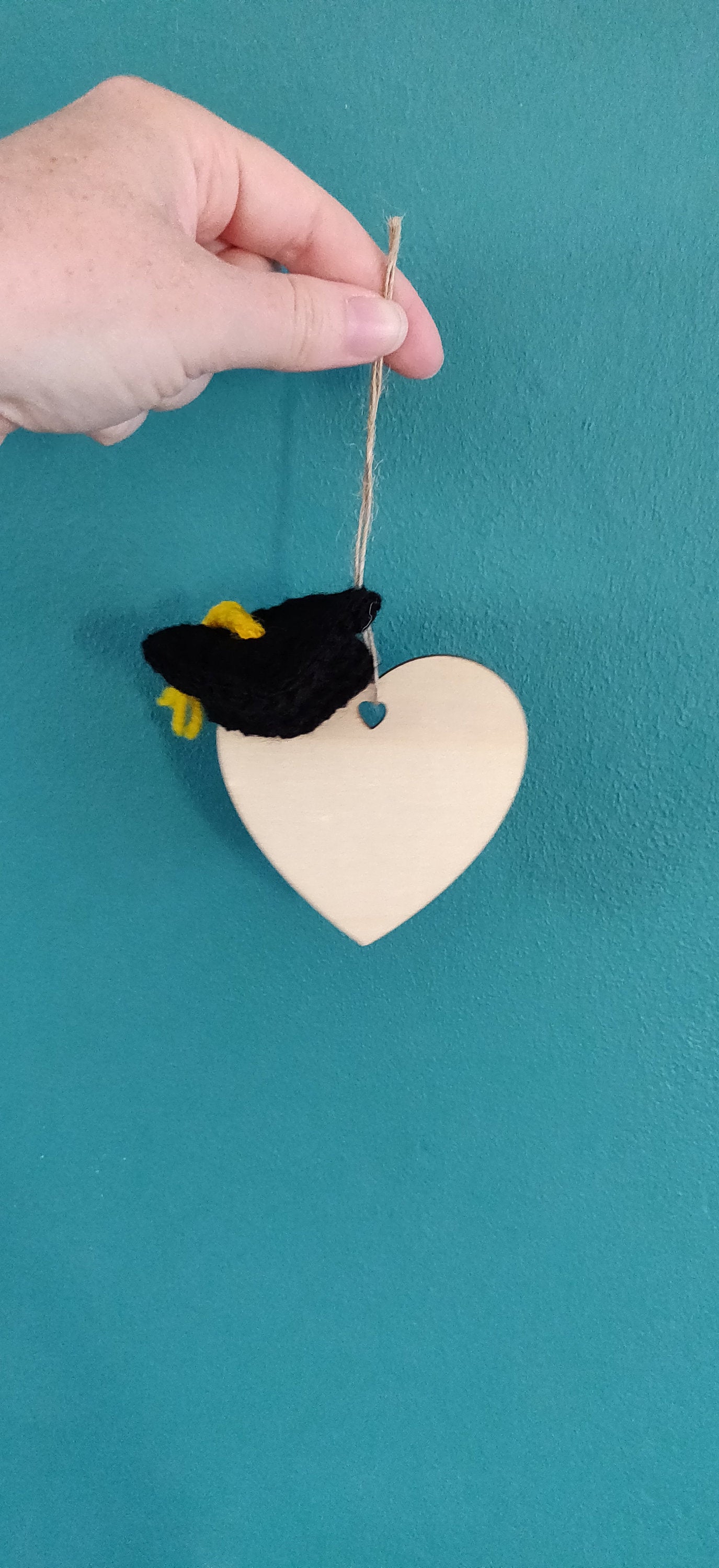 Graduation Cap Hanging Sign, Unique Graduation Gift, Personalised Graduation Present for Her, Graduation Heart Sign, Wooden Graduation